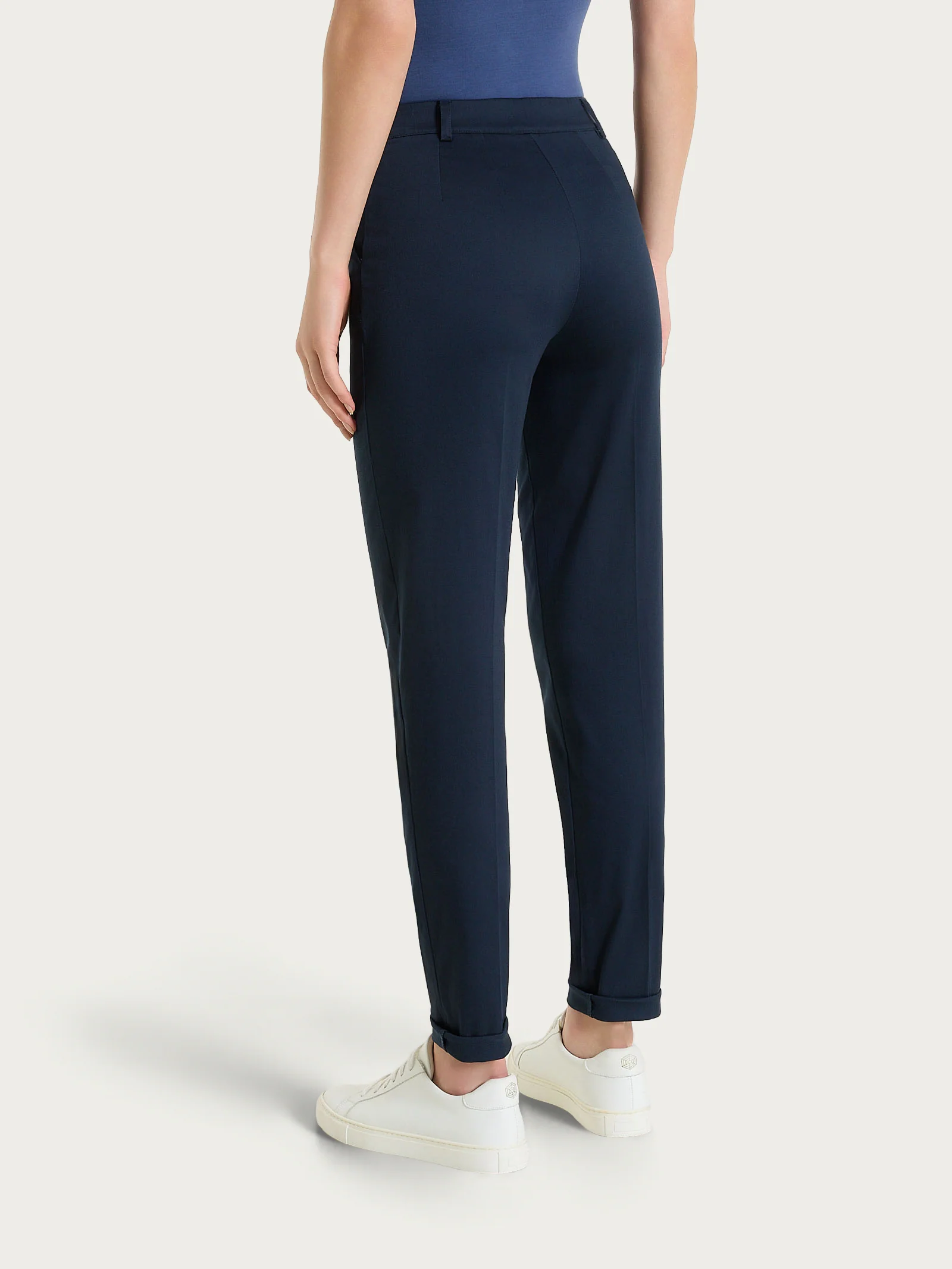 Pantalone chino slim con tasche in Satin Power - Bleu - Image 5