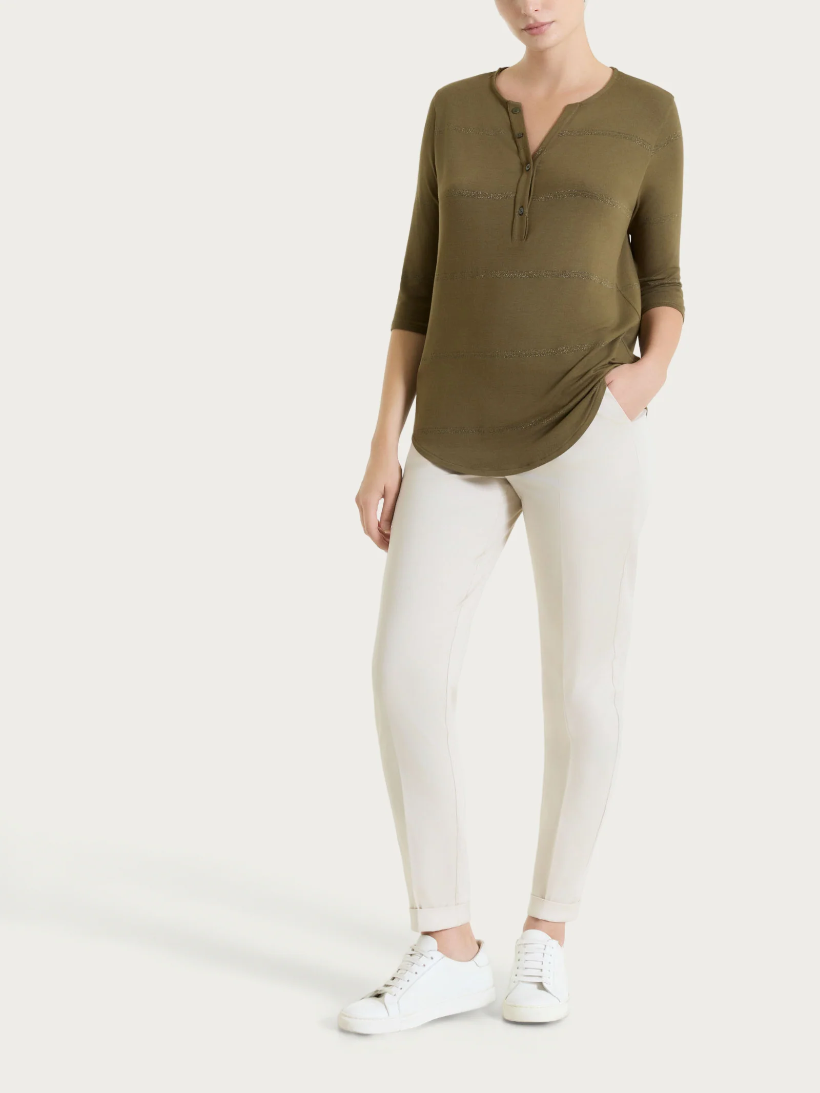 Pantalone chino slim con tasche in Satin Power - Champignon - Image 8