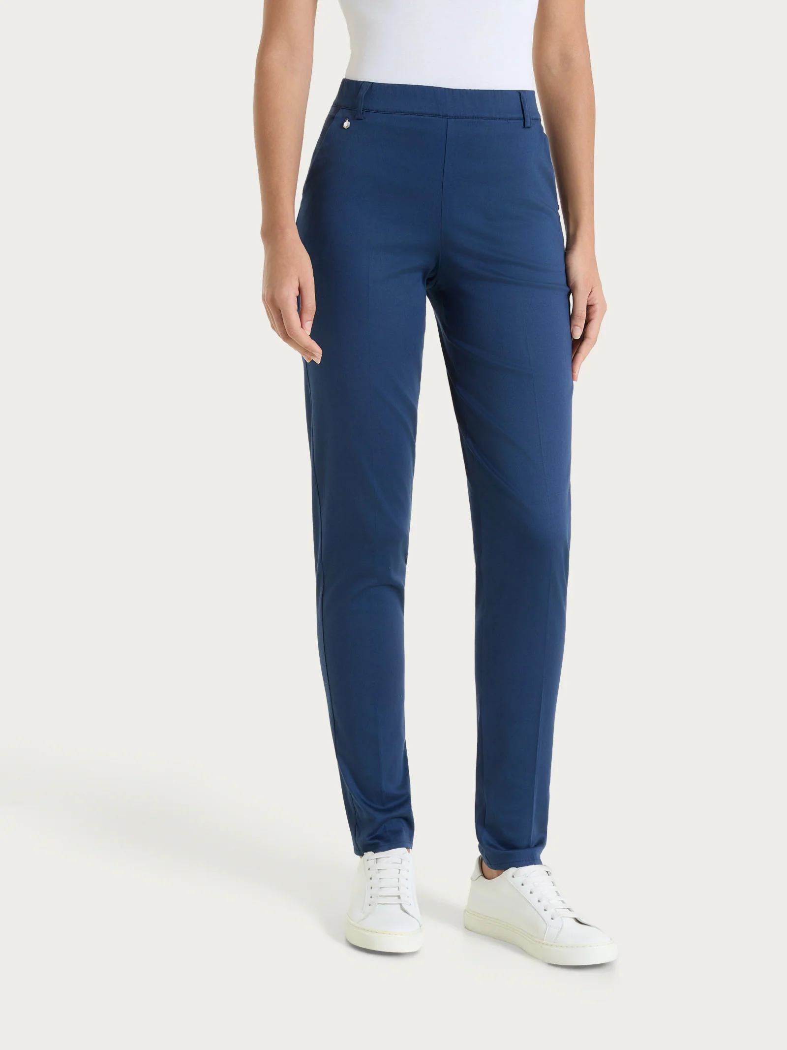 Pantalone chino slim con tasche in Satin Power - Oceana - Image 3