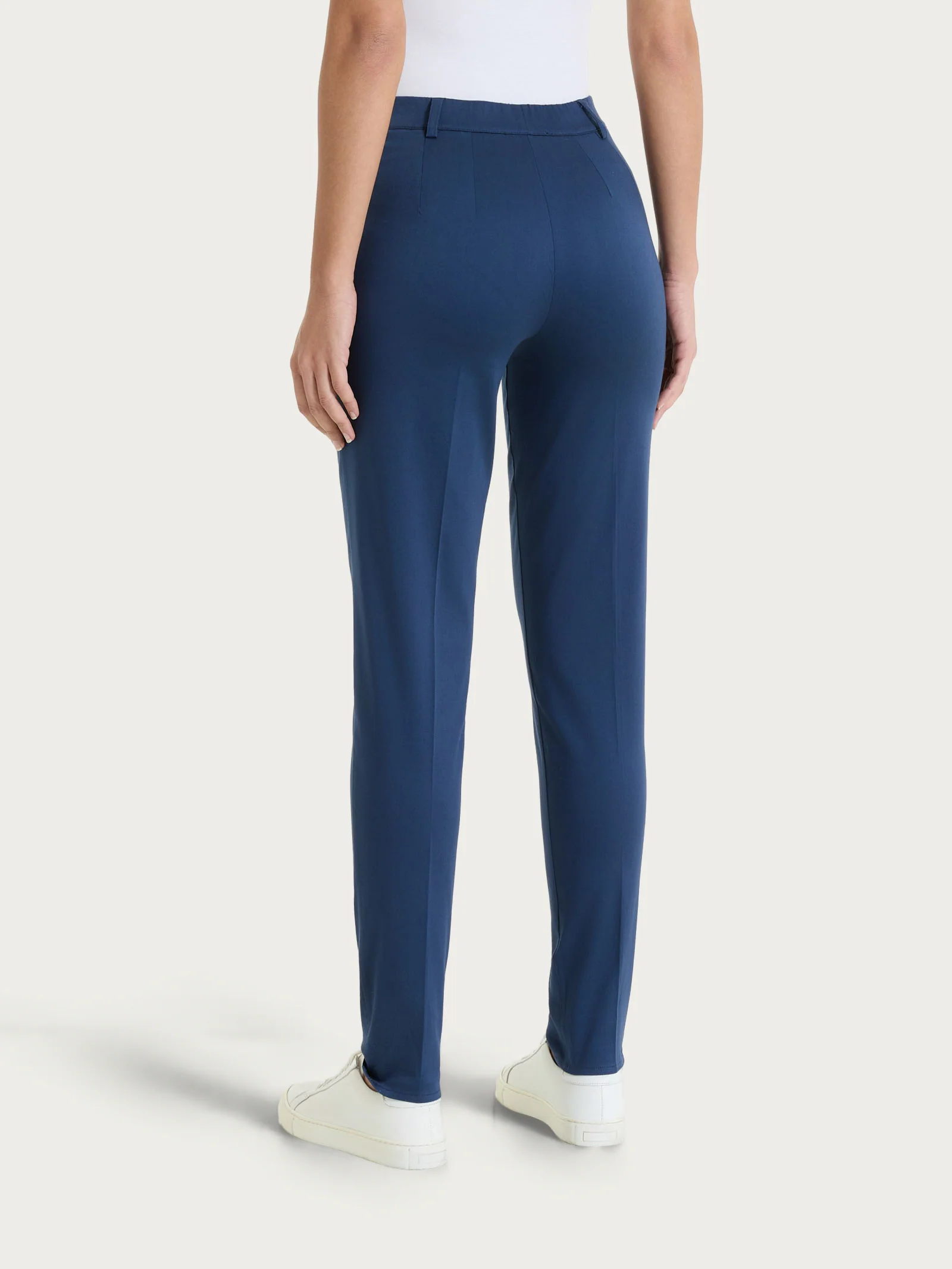 Pantalone chino slim con tasche in Satin Power - Oceana - Image 7