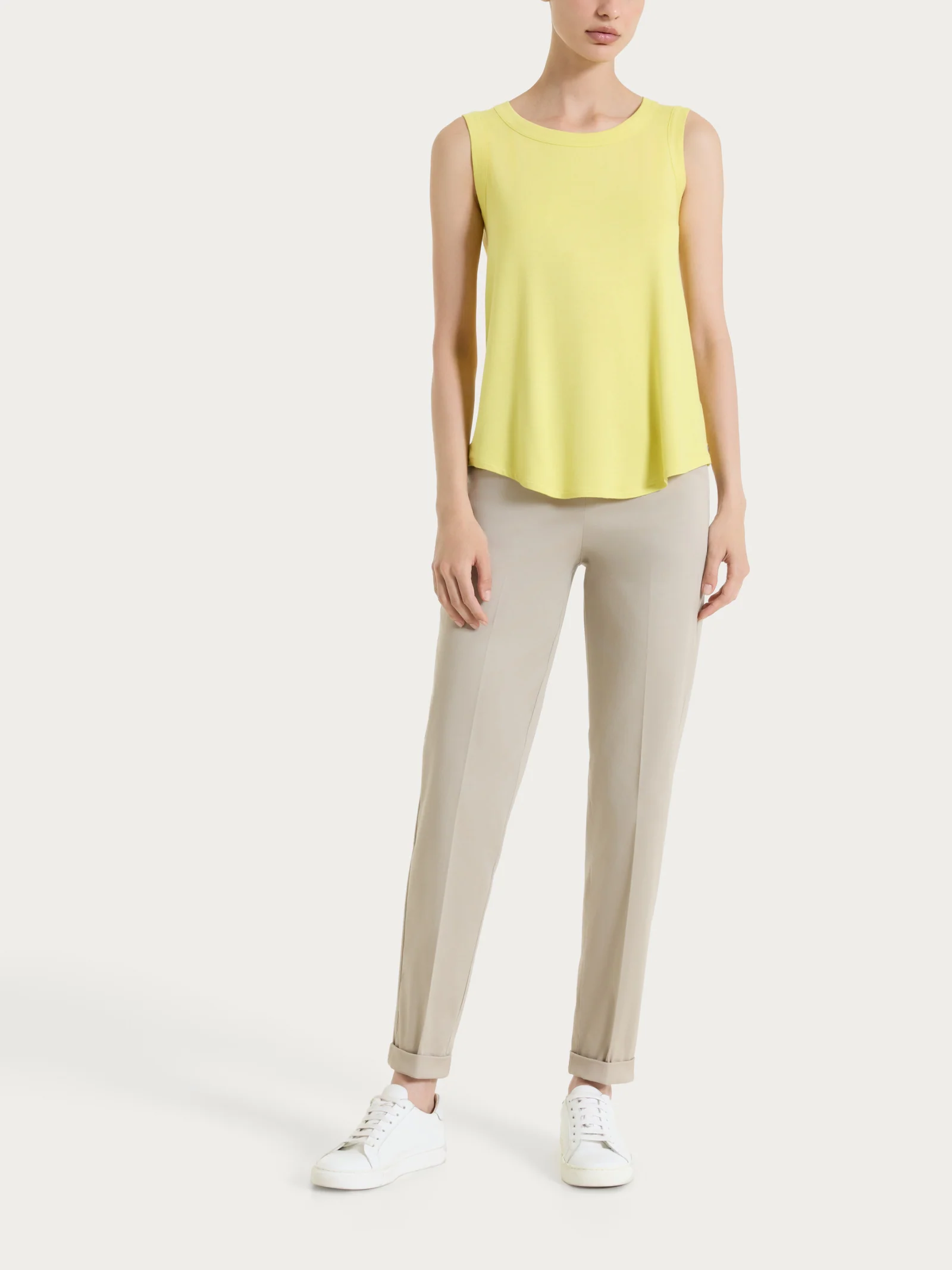 Pantalone chino slim con tasche in Satin Power - Crockery - Image 10