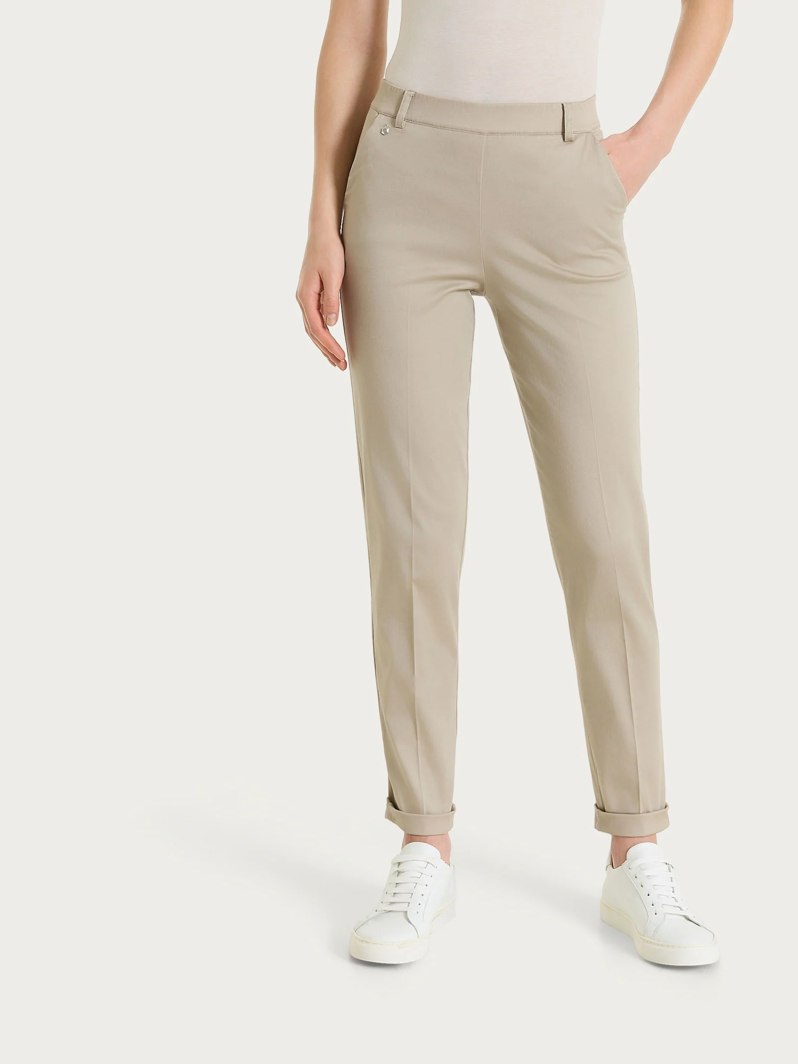 Pantalone chino slim con tasche in Satin Power - Crockery - Image 2