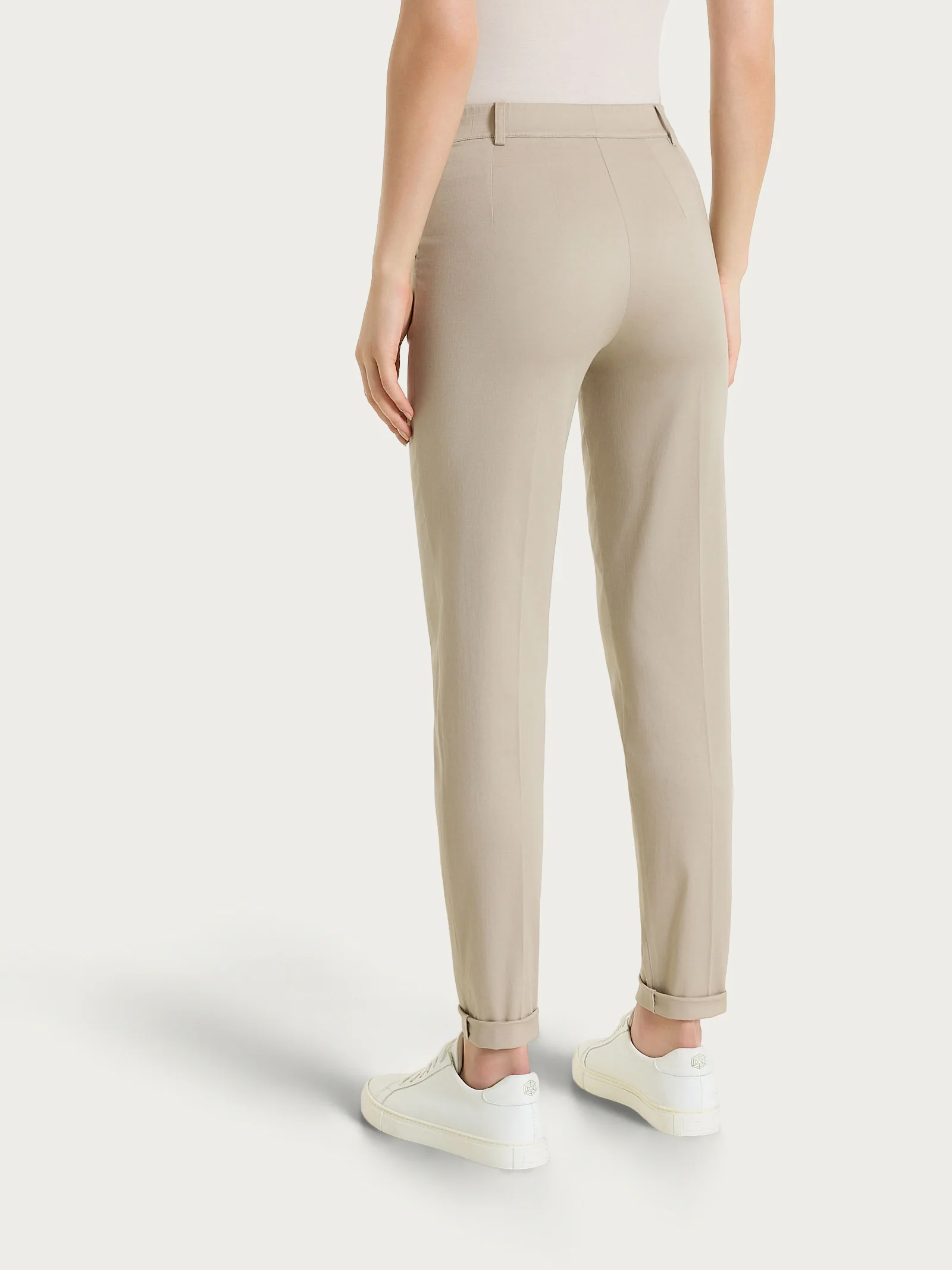 Pantalone chino slim con tasche in Satin Power - Crockery - Image 4