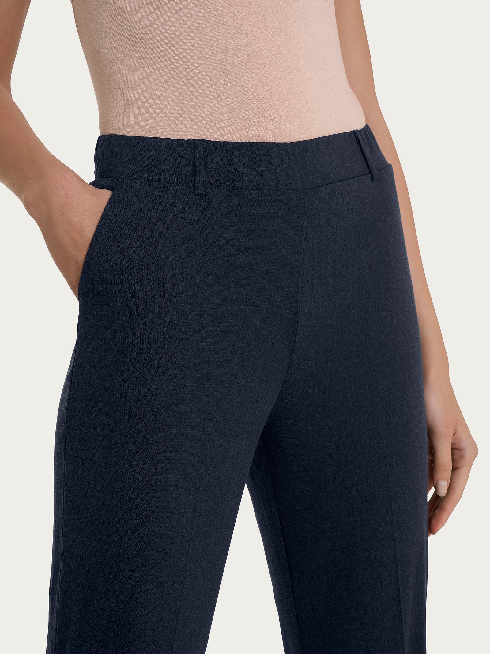 Pantalone chino slim con tasche in Super Natural - Bleu - Image 3