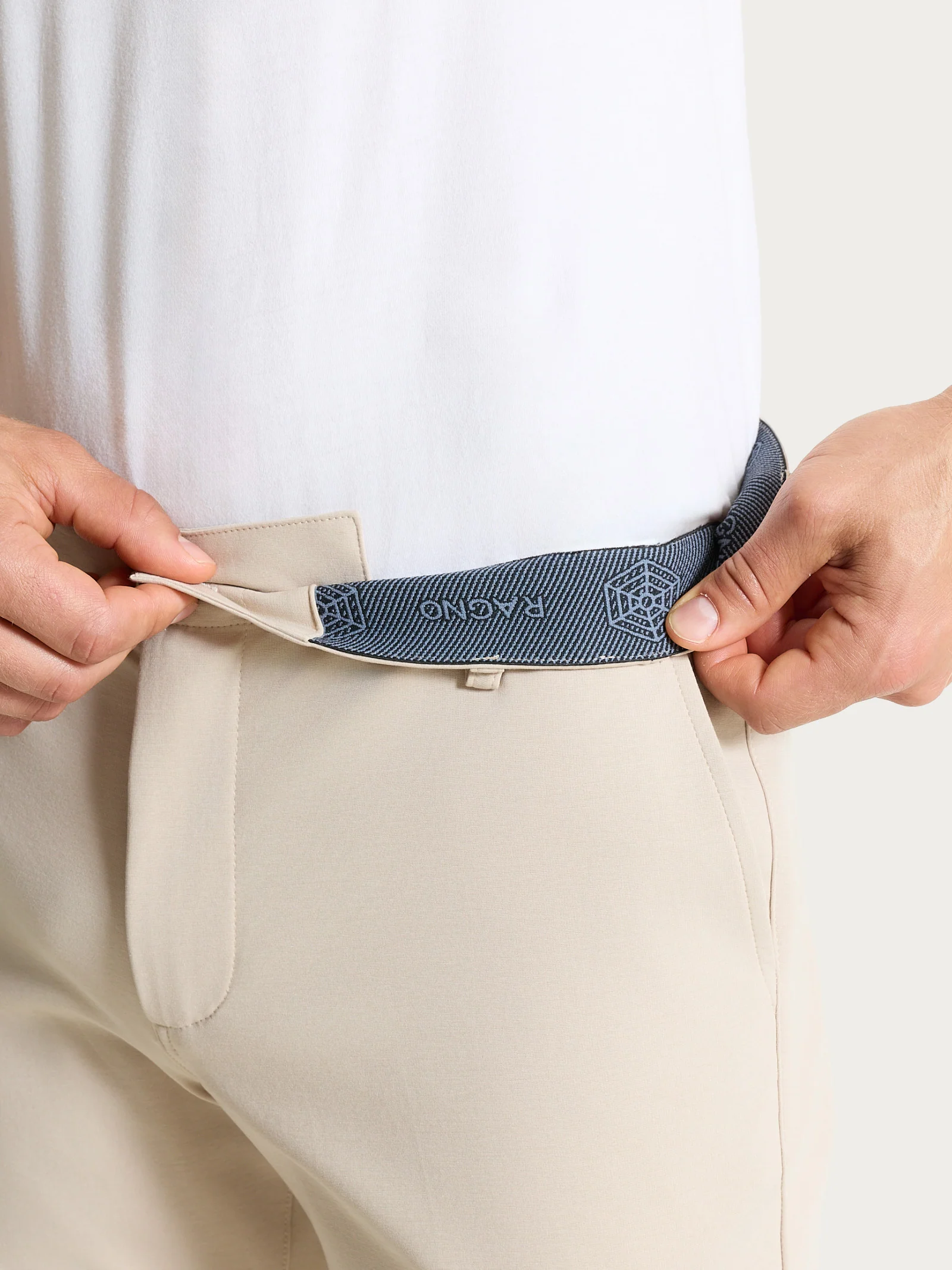 Pantalone con tasche america in Compact Light - Plaza Taupe - Image 4