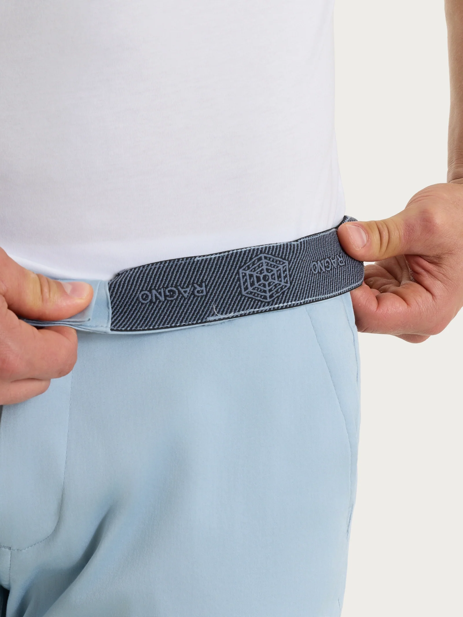 Pantalone con tasche america in Satin Power - Dusty Blue - Image 4