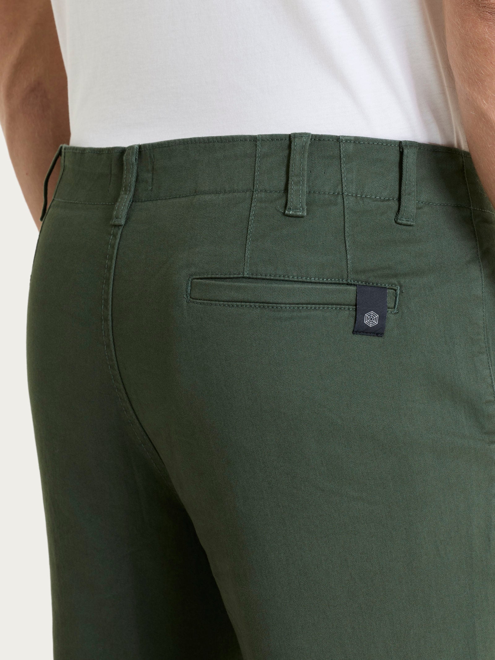 Pantalone con tasche america in Twill Eco Cotton -  Kombu Green - Image 3