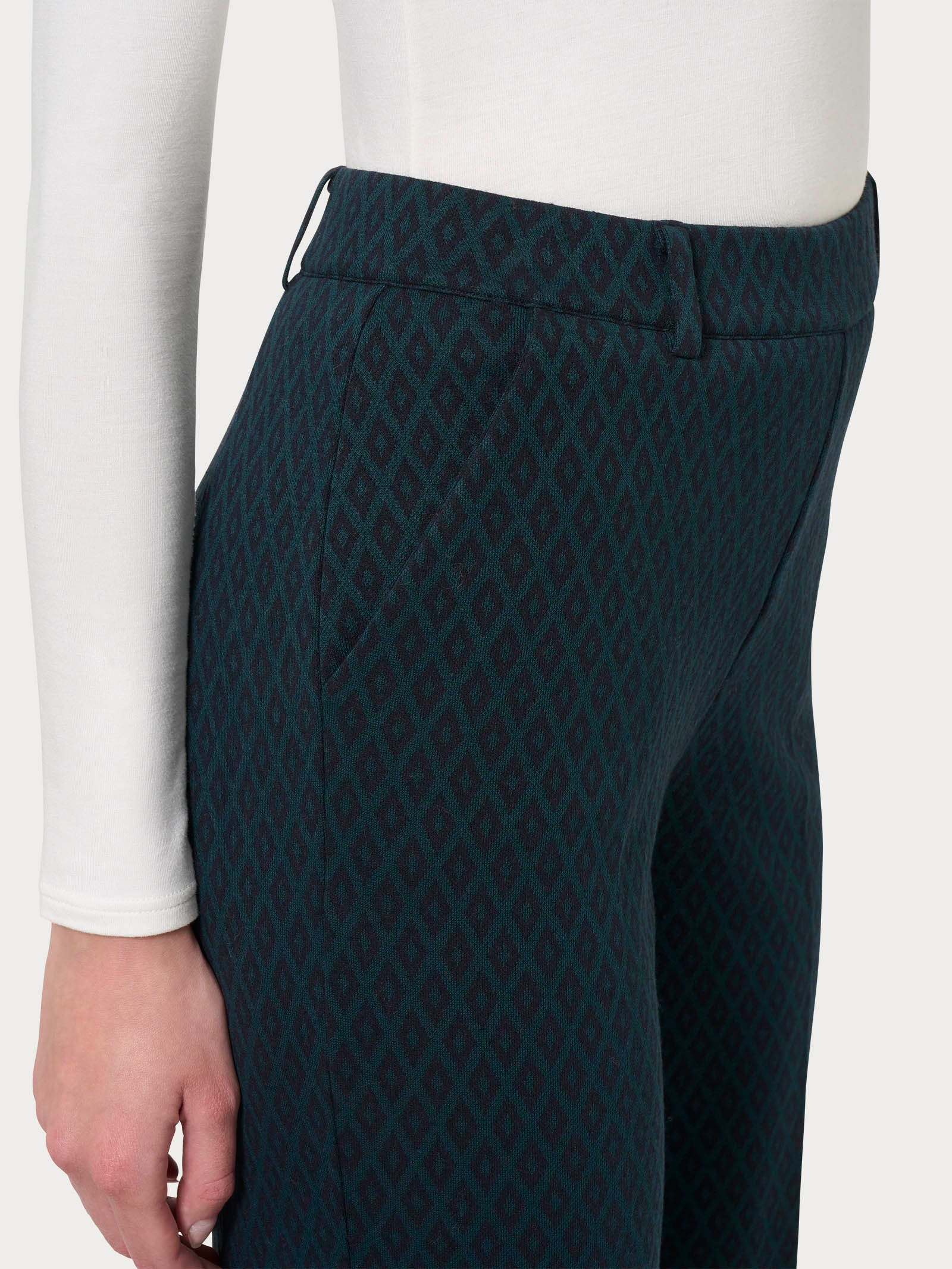 Pantalone dritto a rombi con tasche in Eco Jacquard - Fant. Reflecting Pond - Image 3
