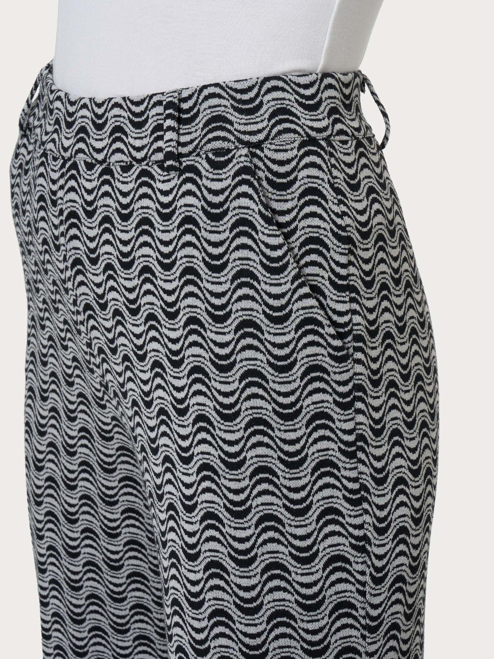 Pantalone dritto con tasche a onde in Eco Jacquard - Fant.Nero - Image 3