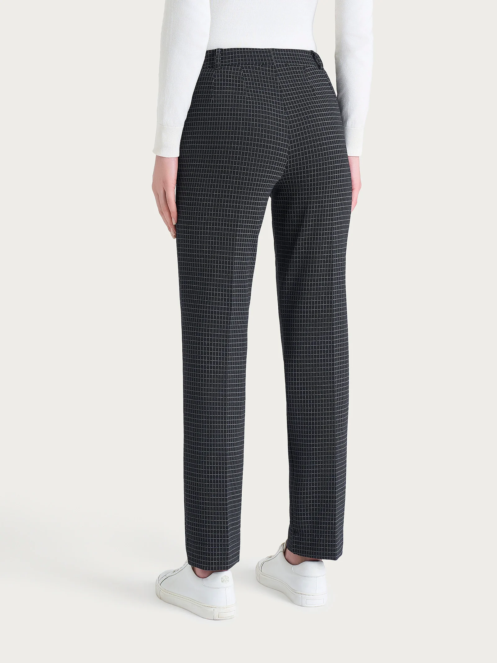Pantalone dritto con tasche e fantasia check in Eco Jacquard  - Fant.Nero - Image 2