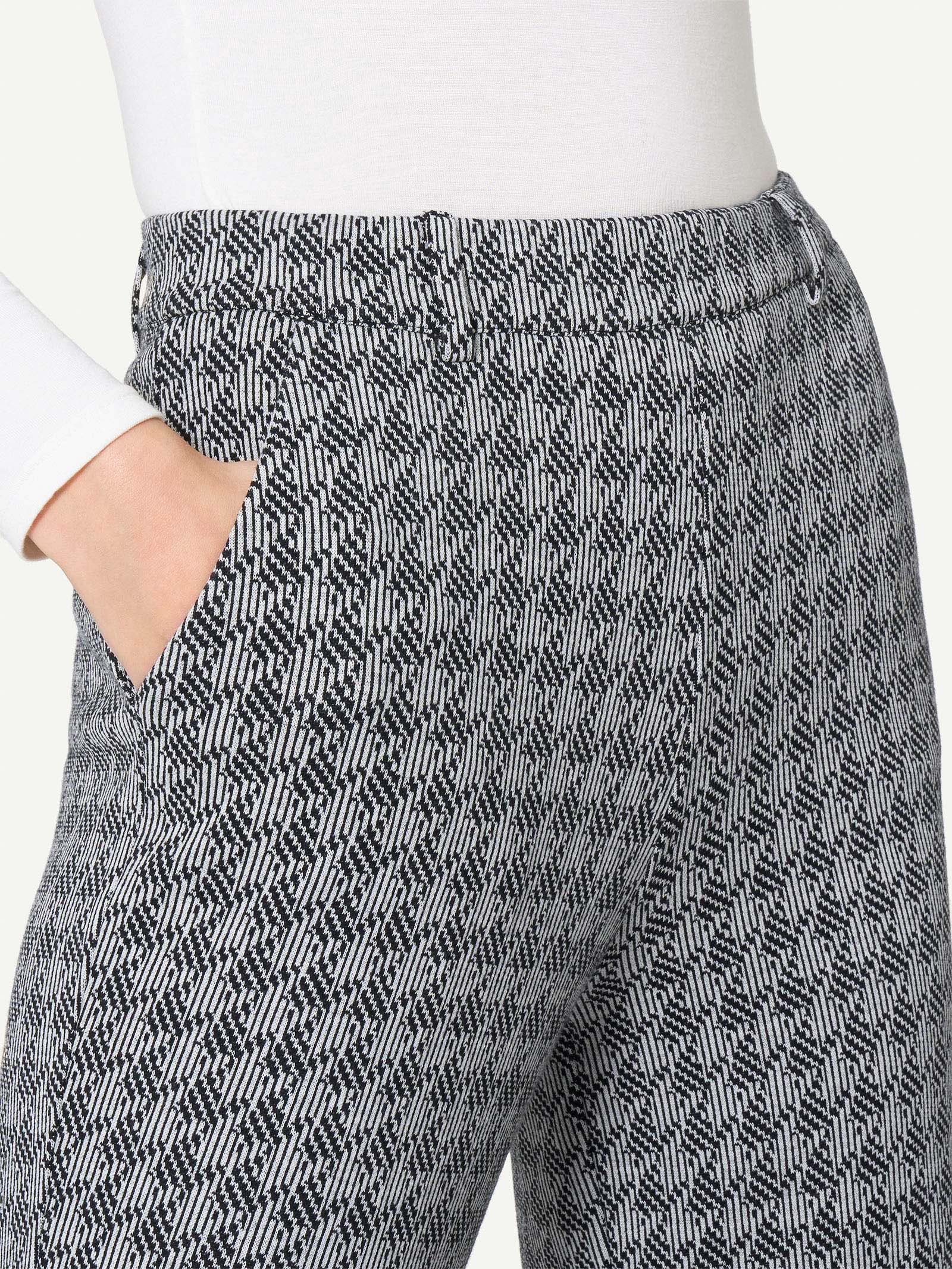 Pantalone dritto con tasche e pied de poule in Eco Jacquard - Fant.Nero - Image 3