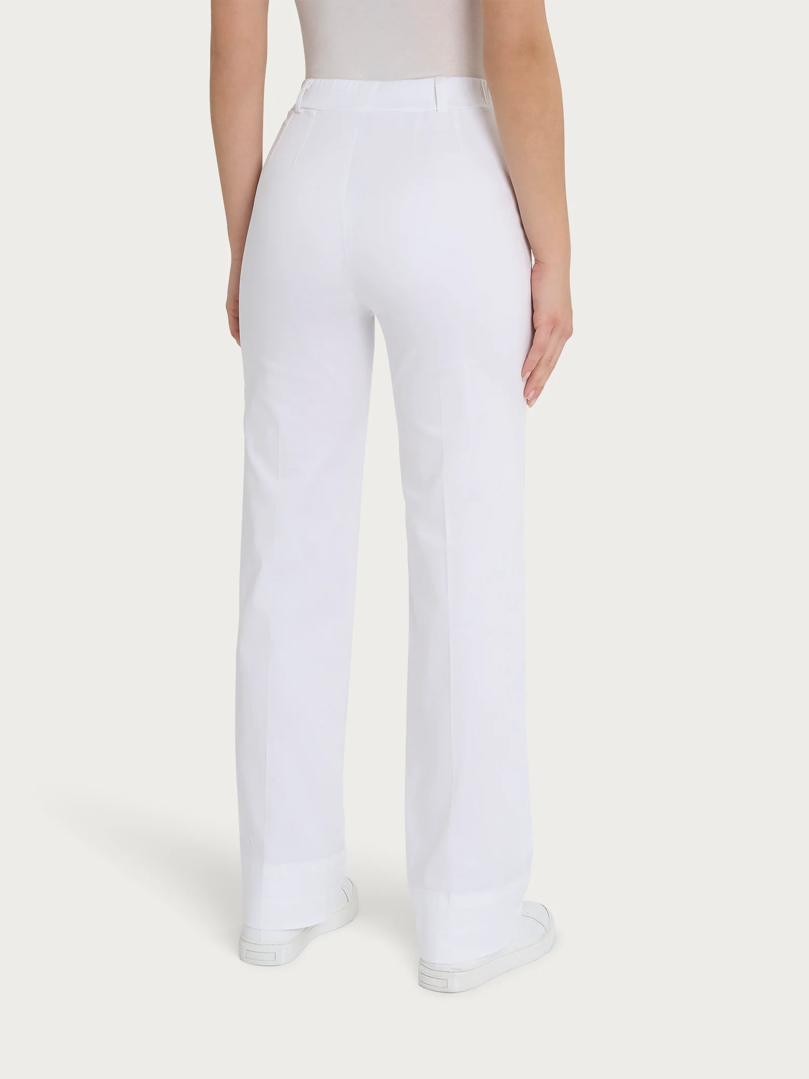 Pantalone dritto con tasche e risvolto in Satin Power - Bianco - Image 3