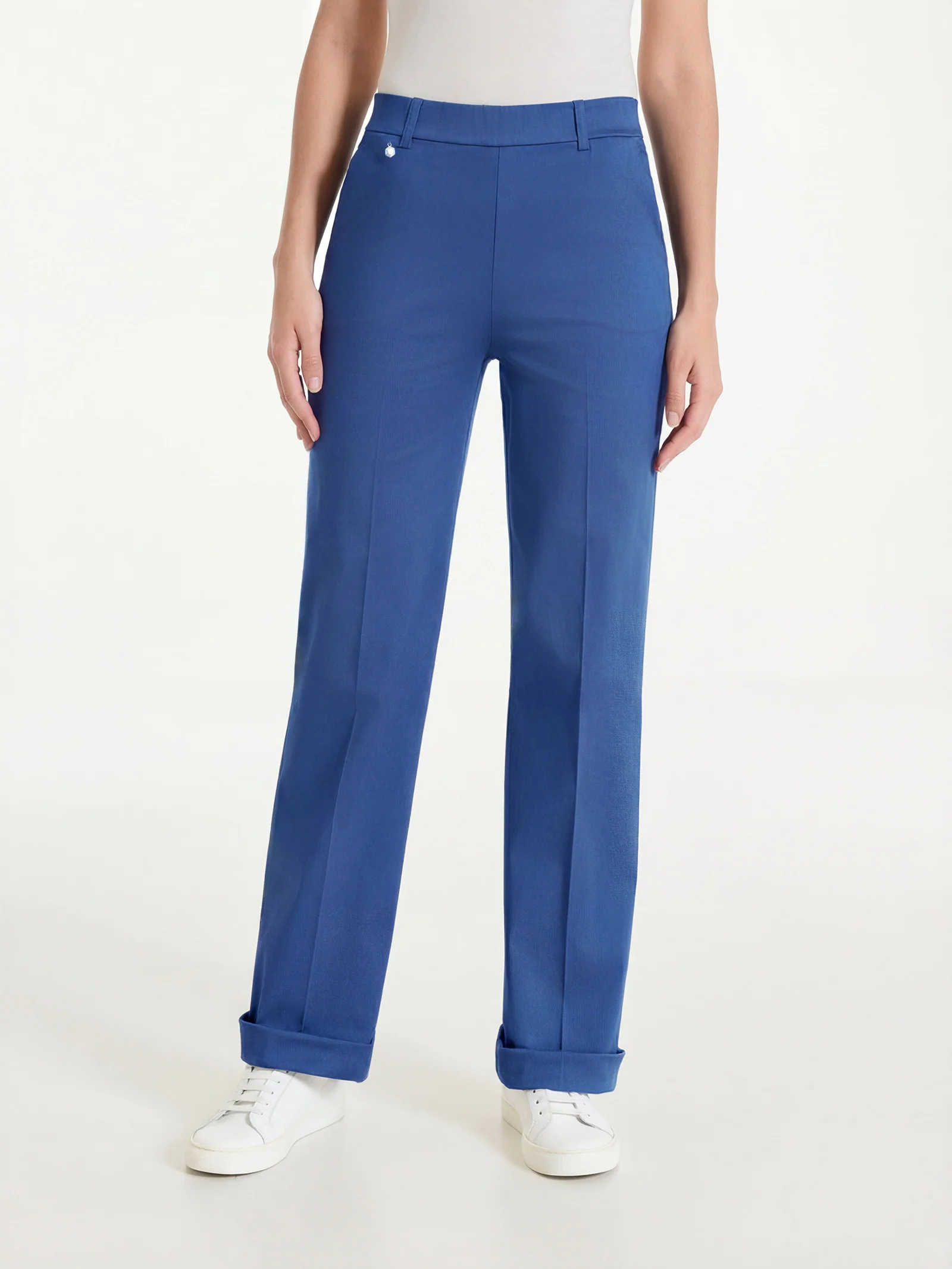 Pantalone dritto con tasche e risvolto in Satin Power - Oceana - Image 3