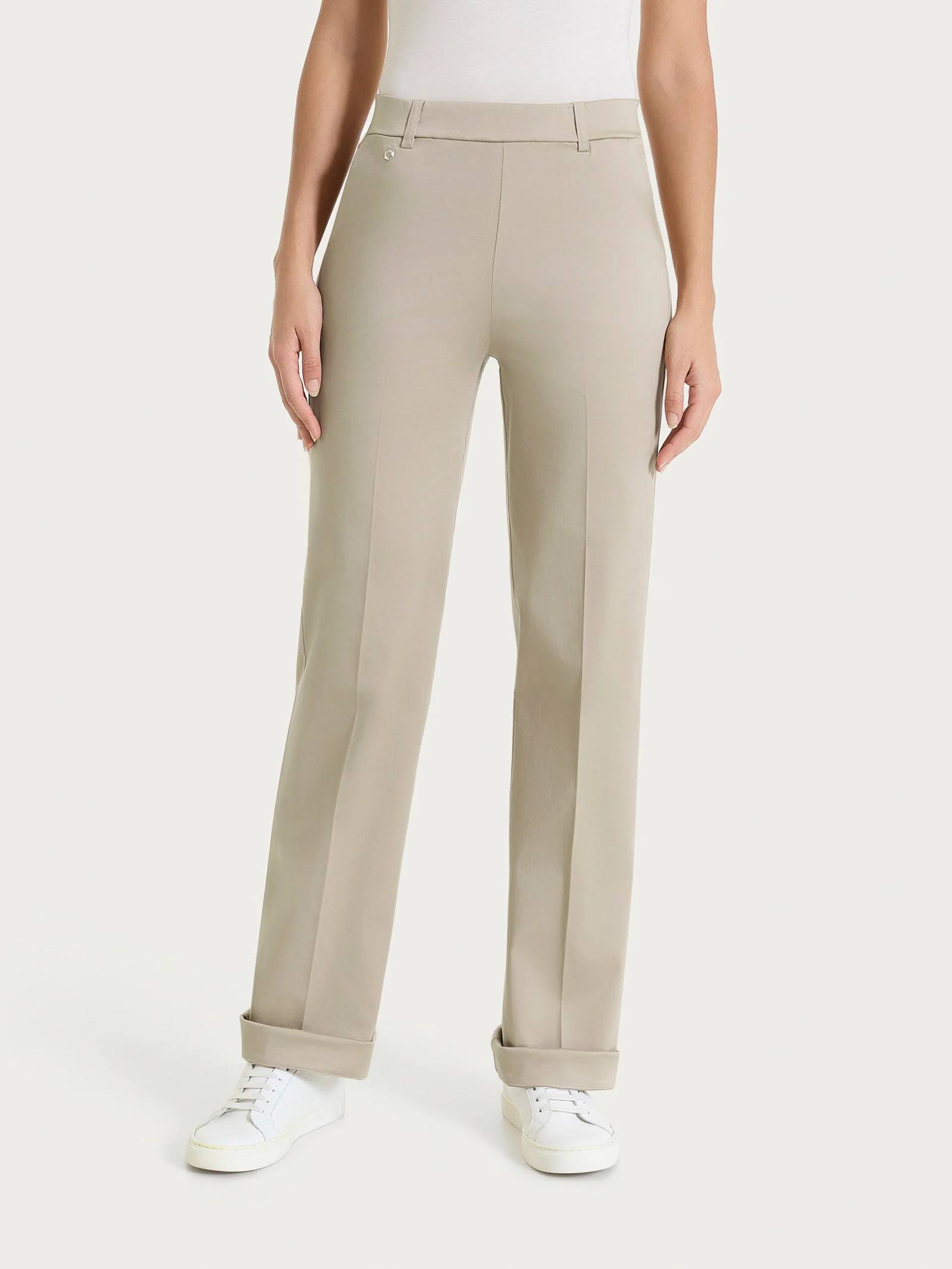 Pantalone dritto con tasche e risvolto in Satin Power - Crockery - Image 2