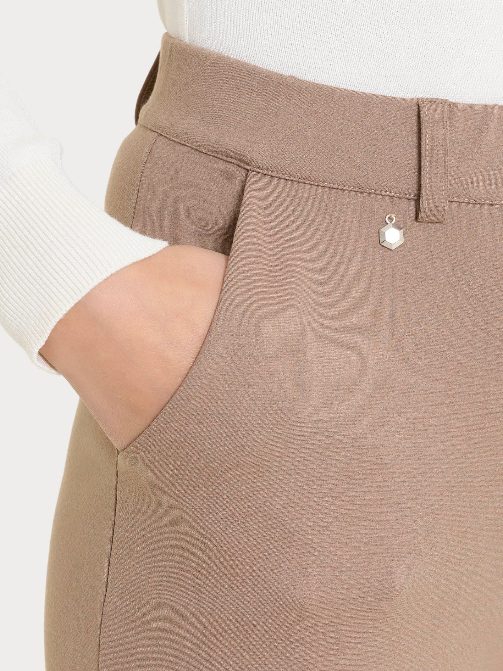 Pantalone dritto con tasche in Cashmere Compact - Pine Bark - Image 3