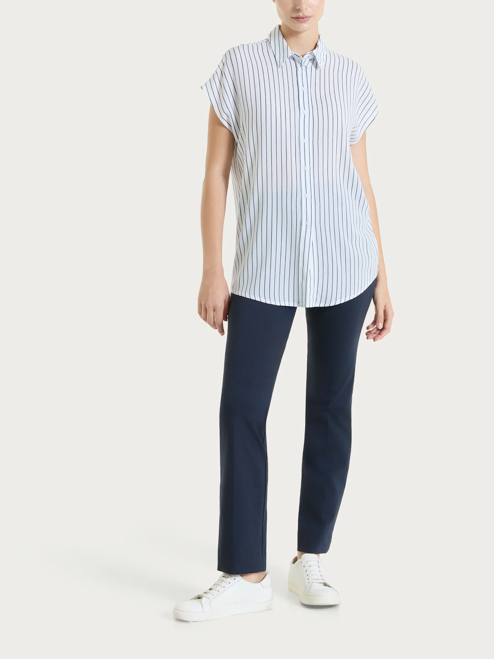 Pantalone dritto con tasche in Compact Light - Bleu - Image 4
