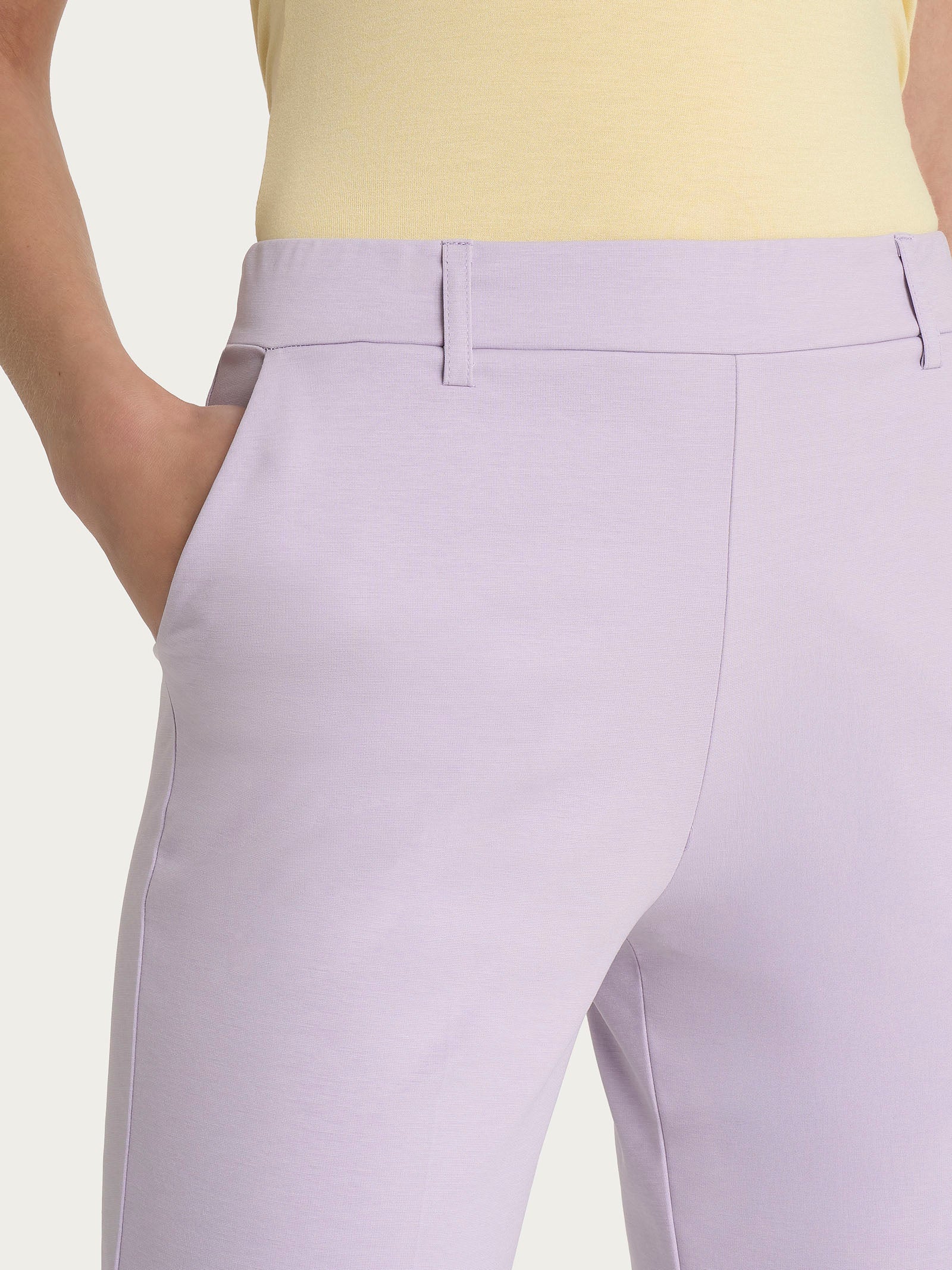 Pantalone dritto con tasche in Compact Light - Thistle - Image 3