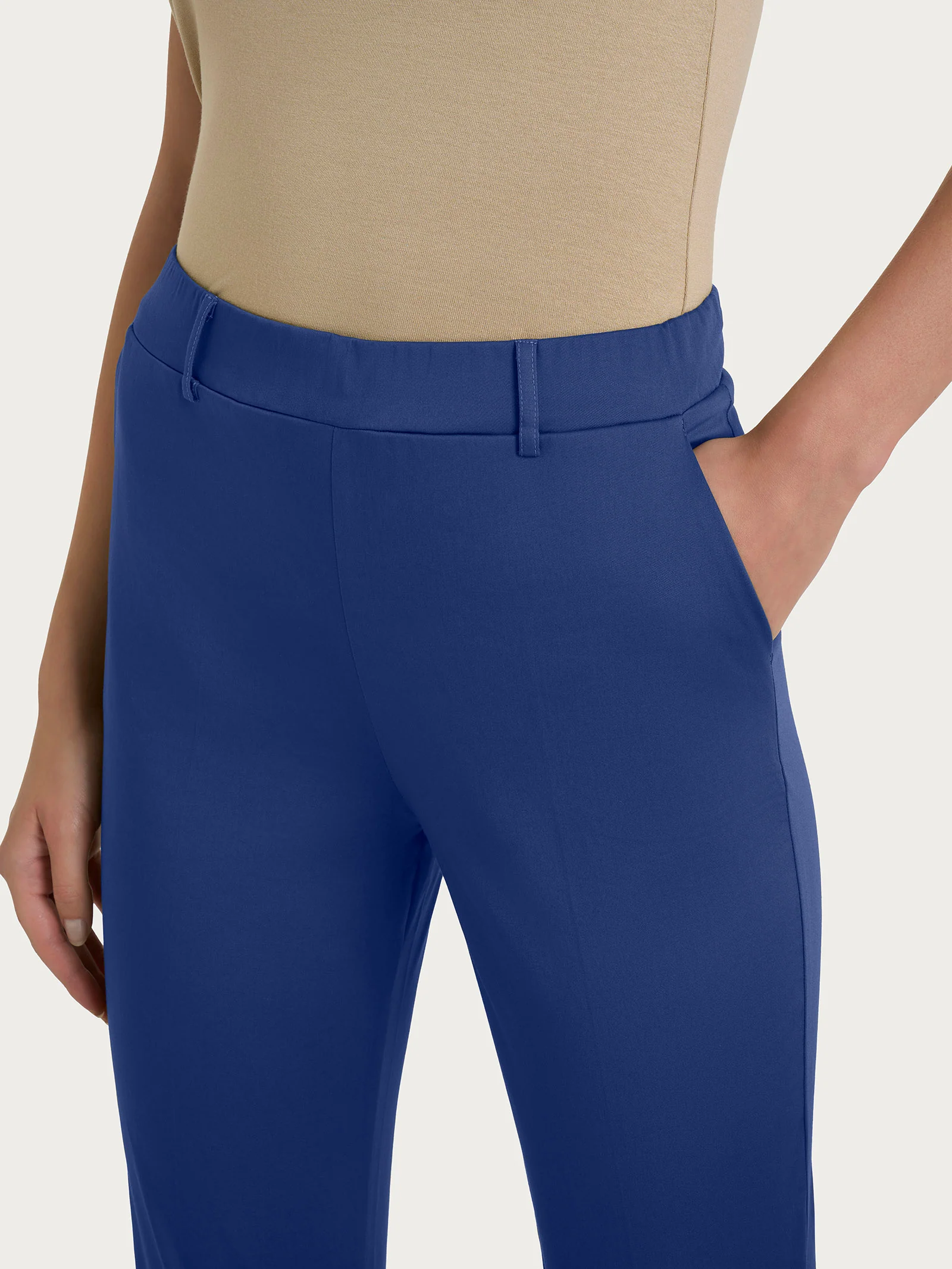 Pantalone dritto con tasche in Satin Power - Blueberry - Image 3