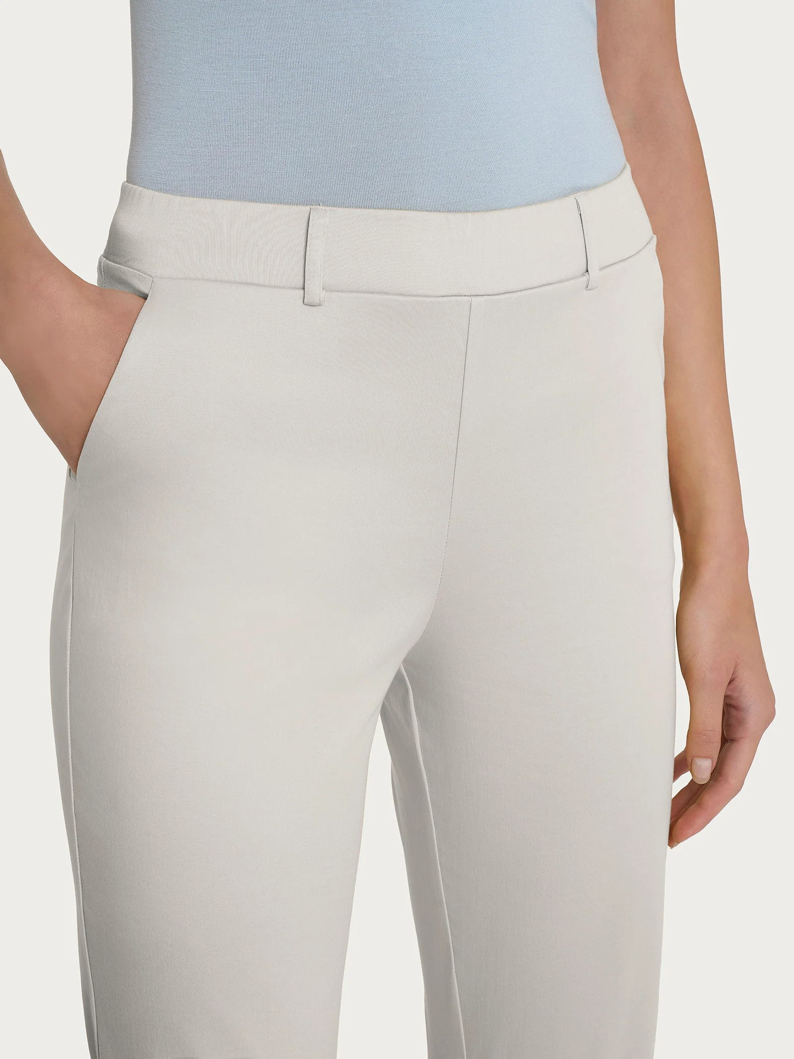 Pantalone dritto con tasche in Satin Power - Dawn Blue - Image 3