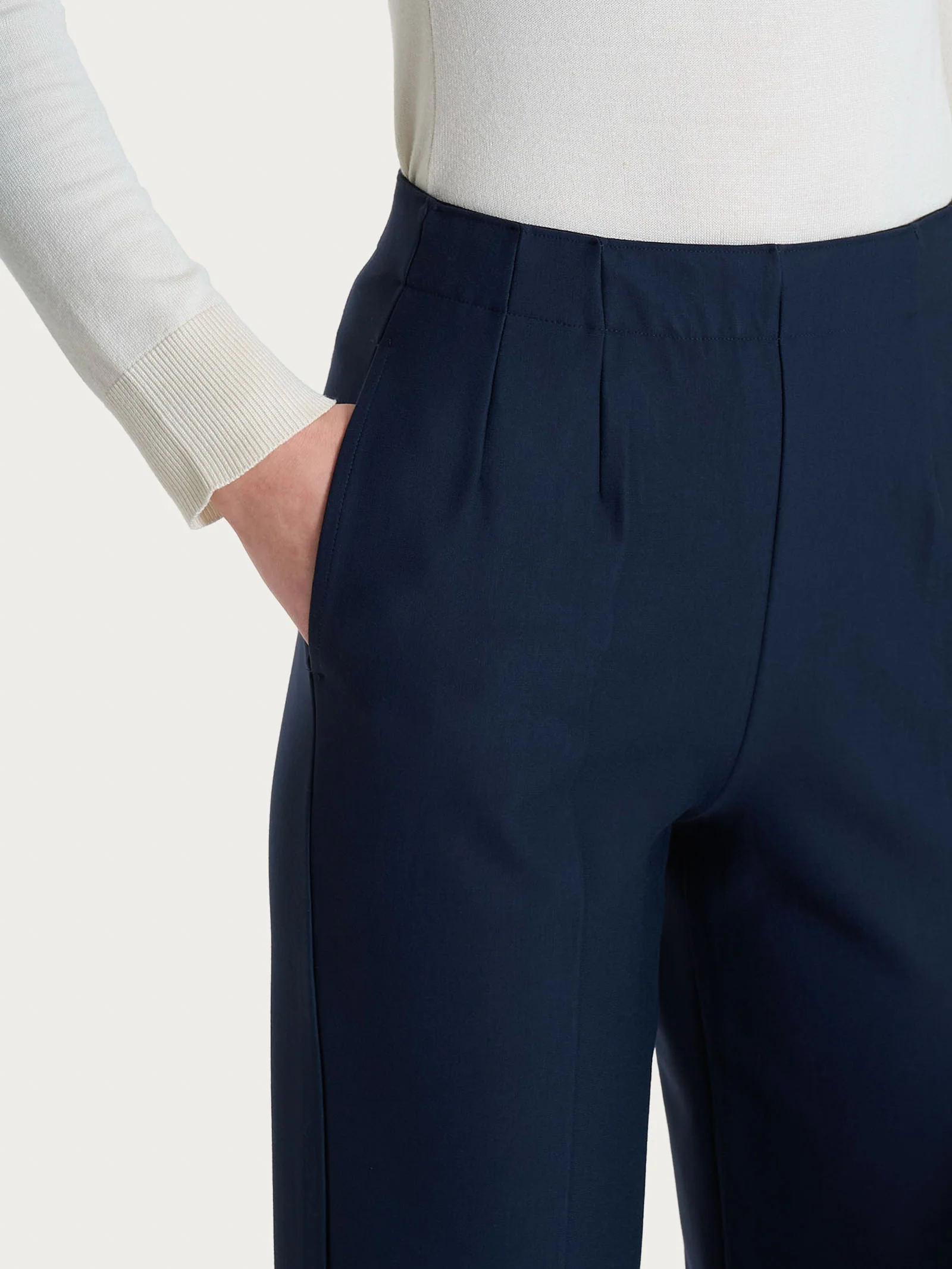 Pantalone dritto con tasche in tessuto Compact - Persia - Image 5