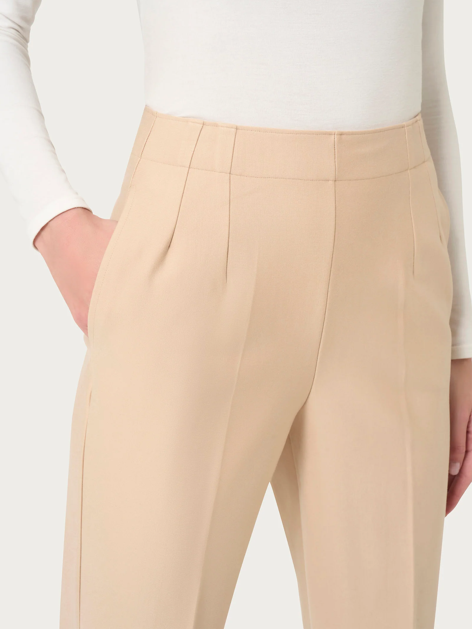 Pantalone dritto con tasche in tessuto Compact - Irish Cream - Image 3