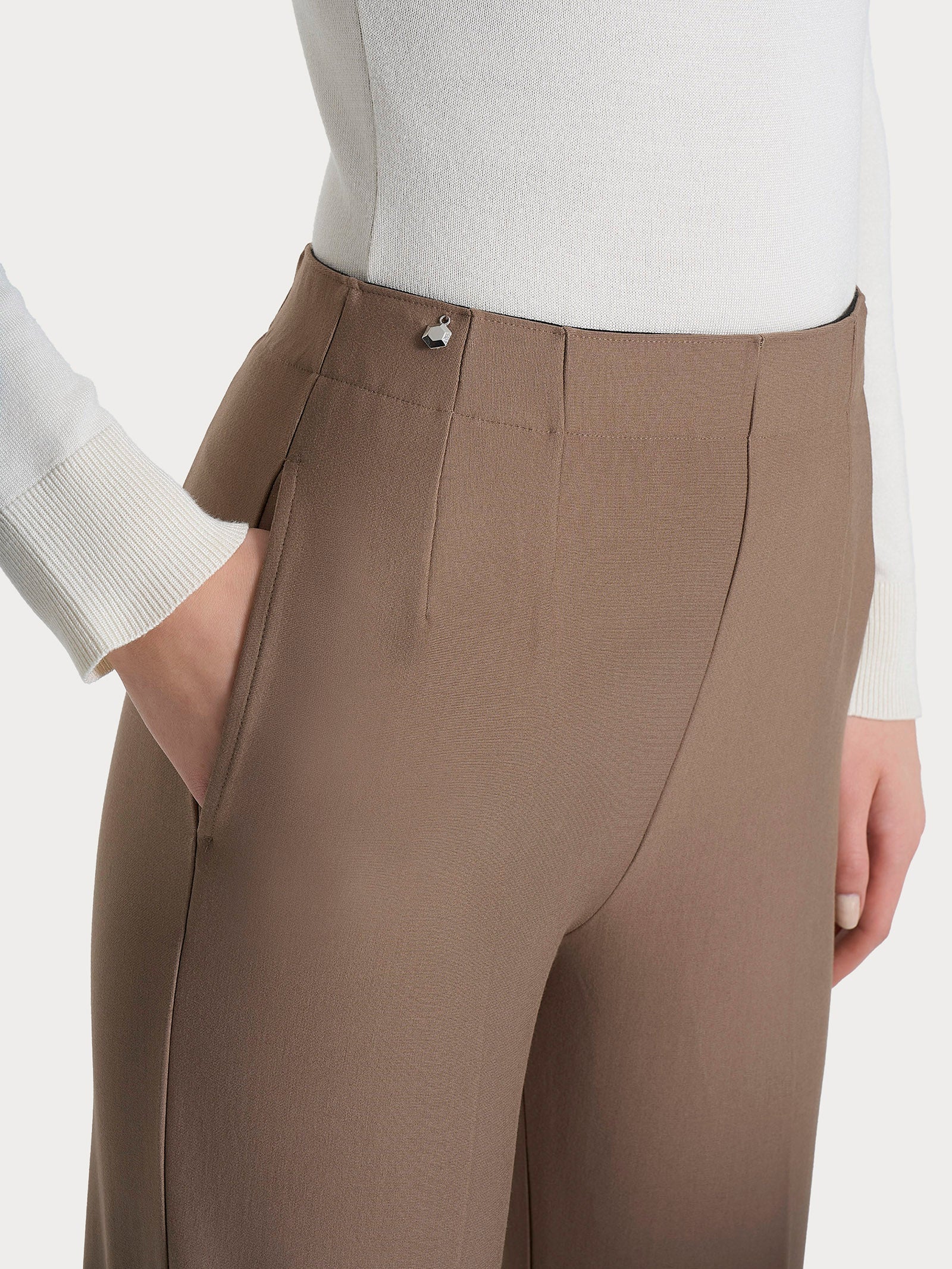 Pantalone dritto con tasche in tessuto Compact - Pine Bark - Image 5