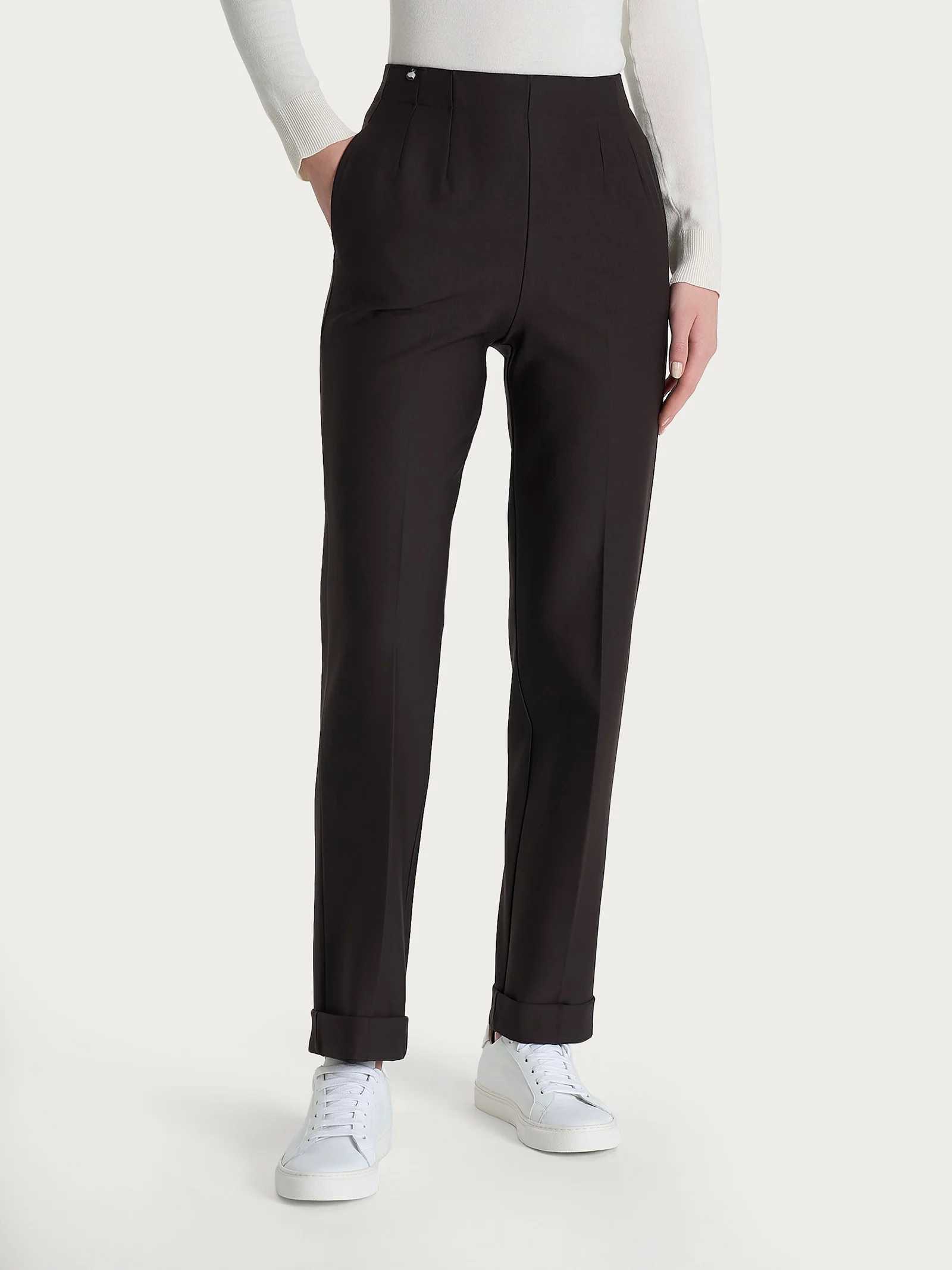 Pantalone dritto con tasche in tessuto Compact - Chocolate Torte - Image 2
