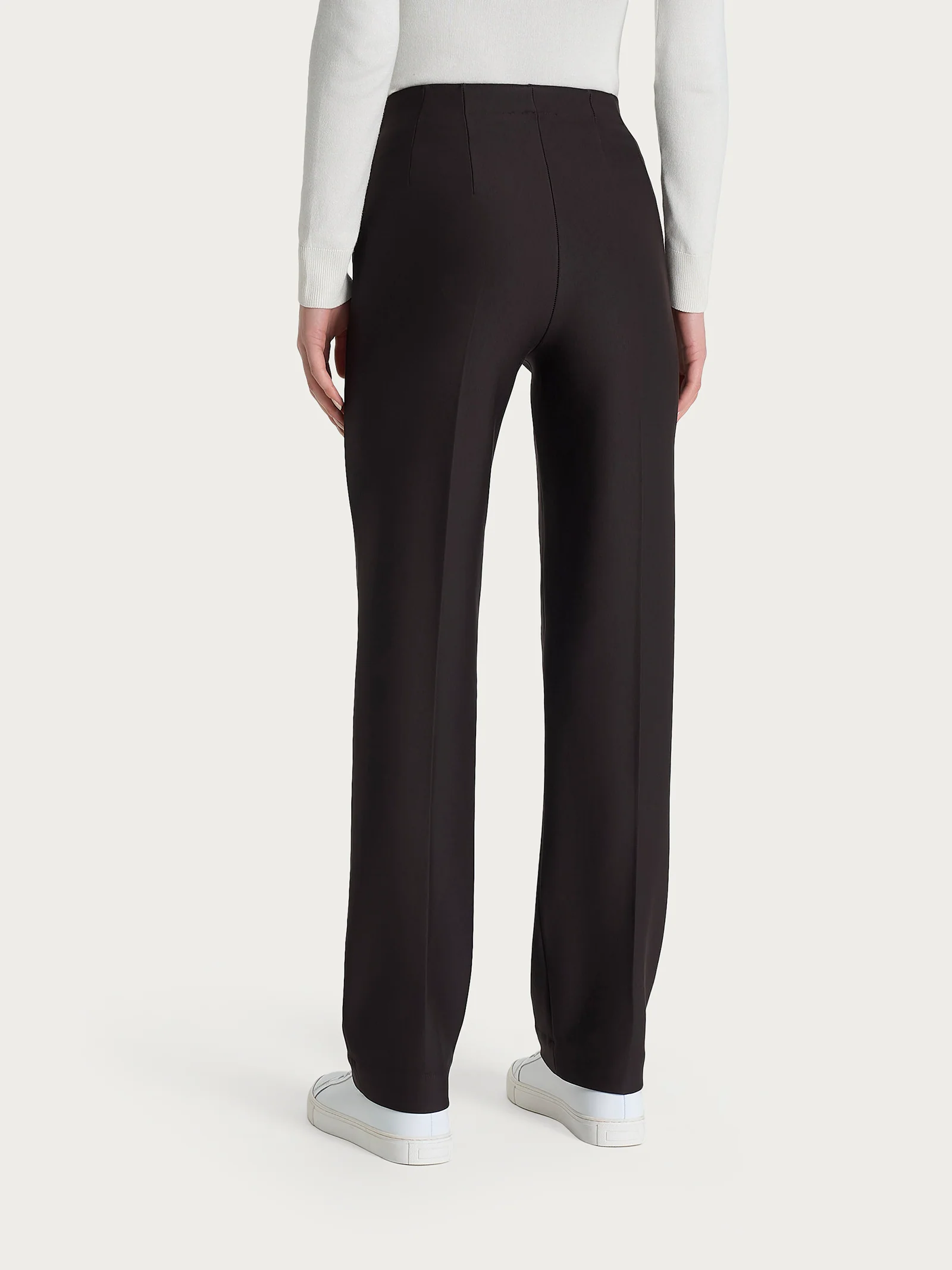 Pantalone dritto con tasche in tessuto Compact - Chocolate Torte - Image 3