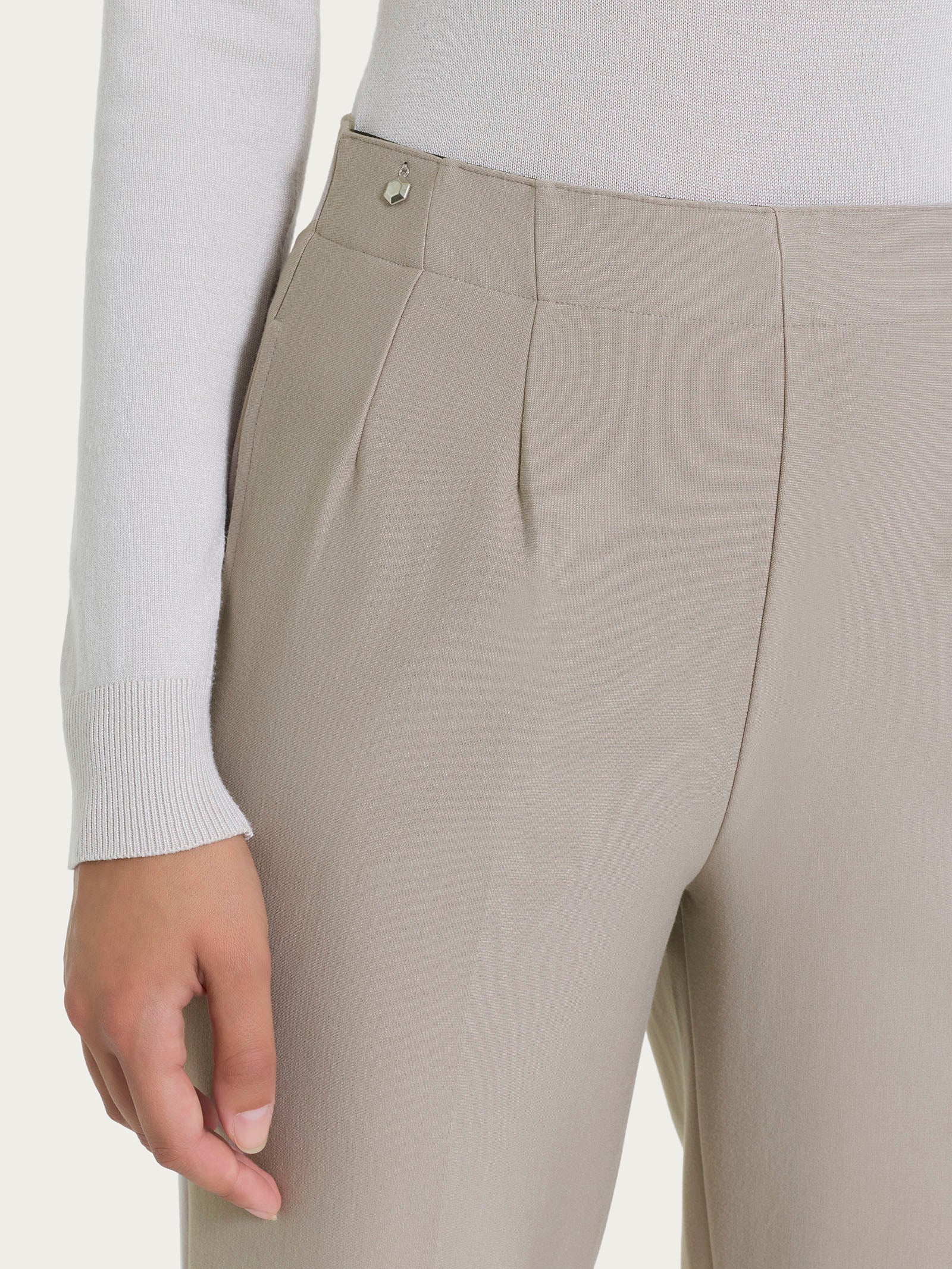 Pantalone dritto con tasche in tessuto Compact - String - Image 5