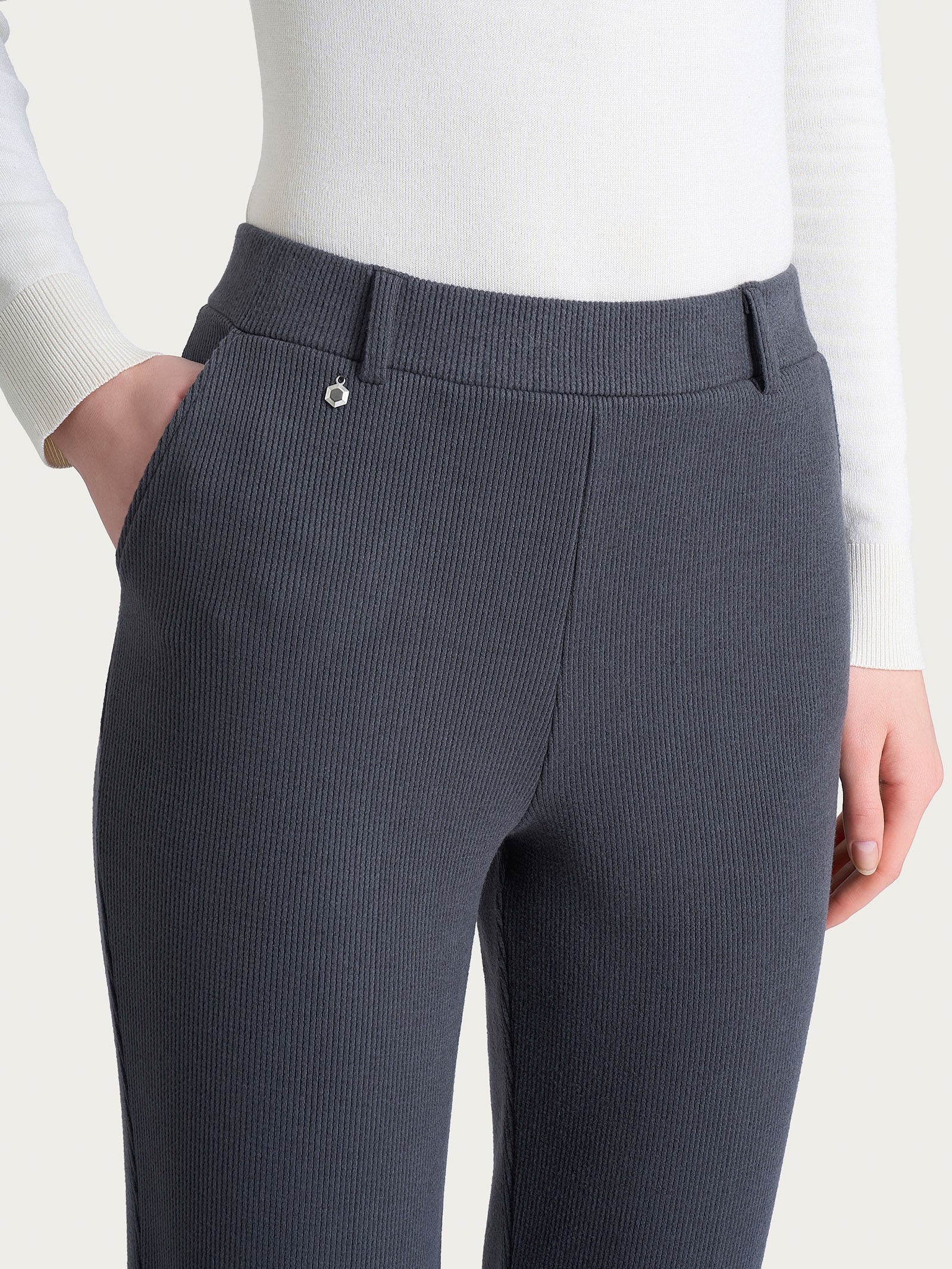 Pantalone dritto con tasche in Velvet - Dark Shadow - Image 3