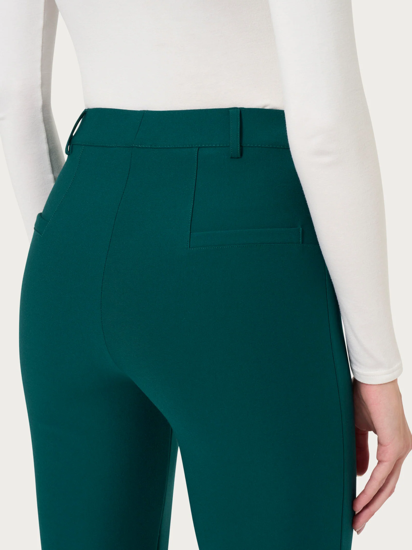Pantalone flare alla caviglia in Compact - Rain Forest - Image 3
