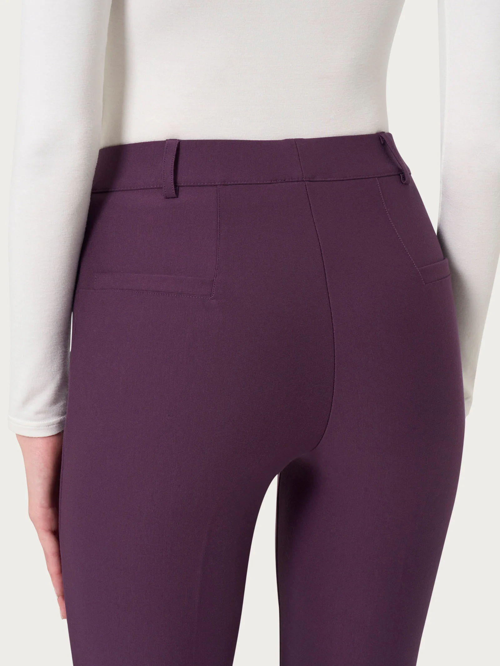 Pantalone flare alla caviglia in Compact - Plum Perfect - Image 3