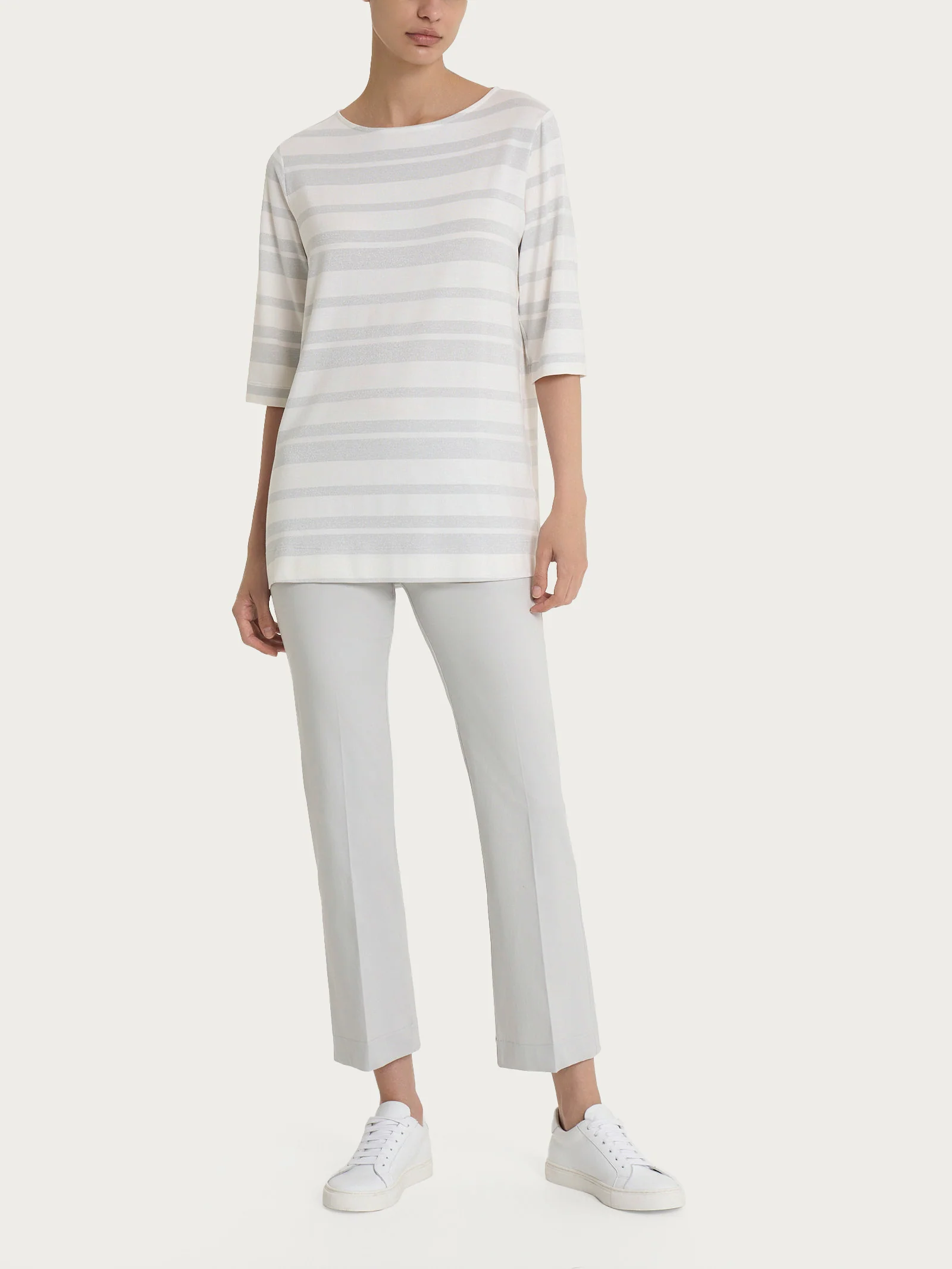 Pantalone flare alla caviglia in Satin Power - Dawn Blue - Image 4