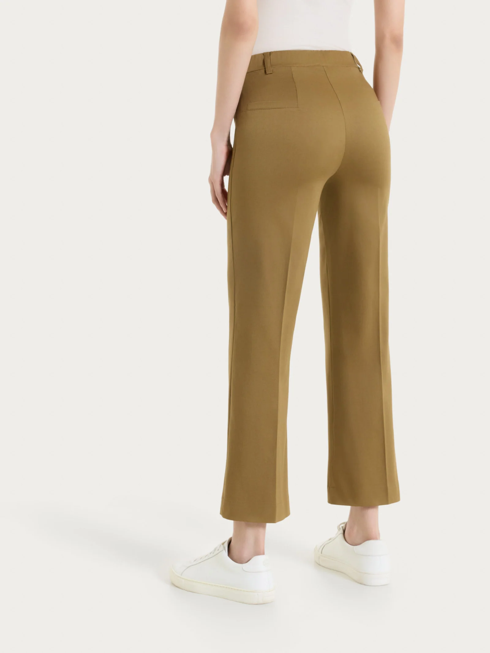 Pantalone flare alla caviglia in Satin Power - Dull Gold - Image 2