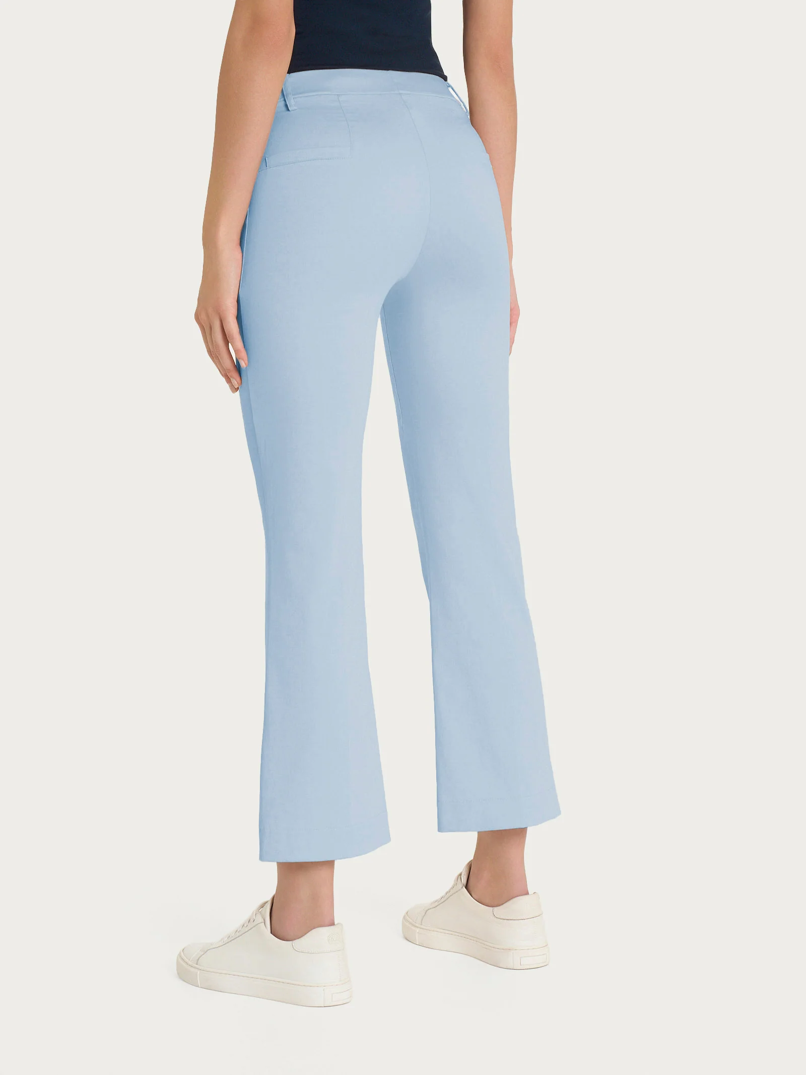 Pantalone flare alla caviglia in Satin Power - Dusty Blue - Image 2