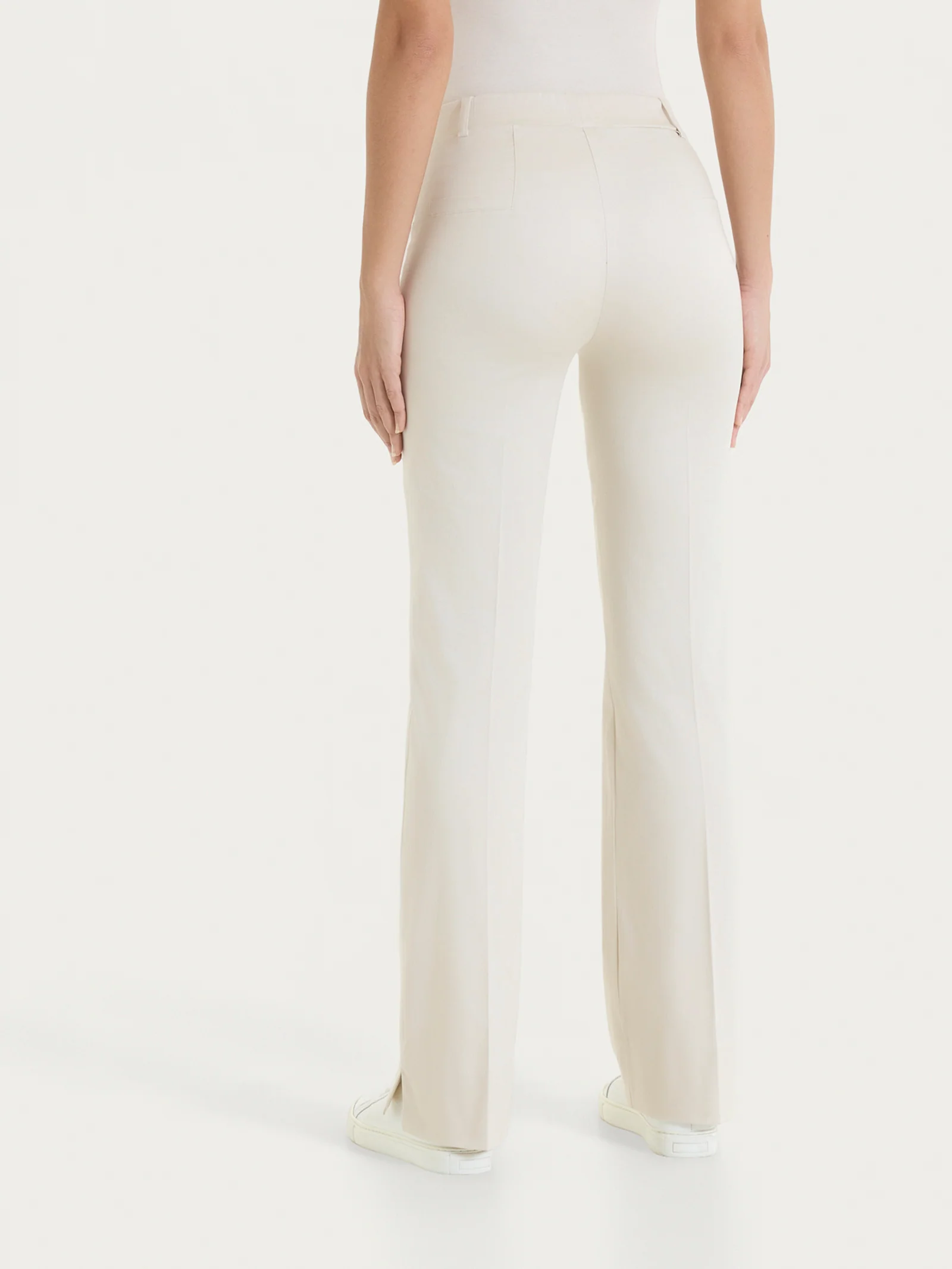 Pantalone flare con spacchetti in Satin Power - Champignon - Image 2
