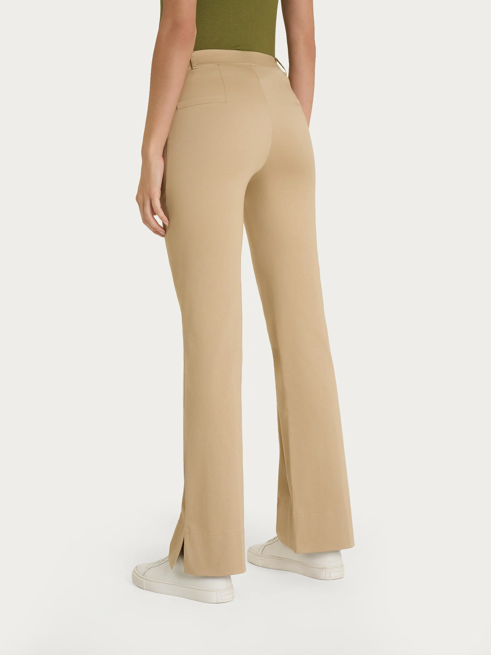 Pantalone flare con spacchetti in Satin Power - Irish Cream - Image 2