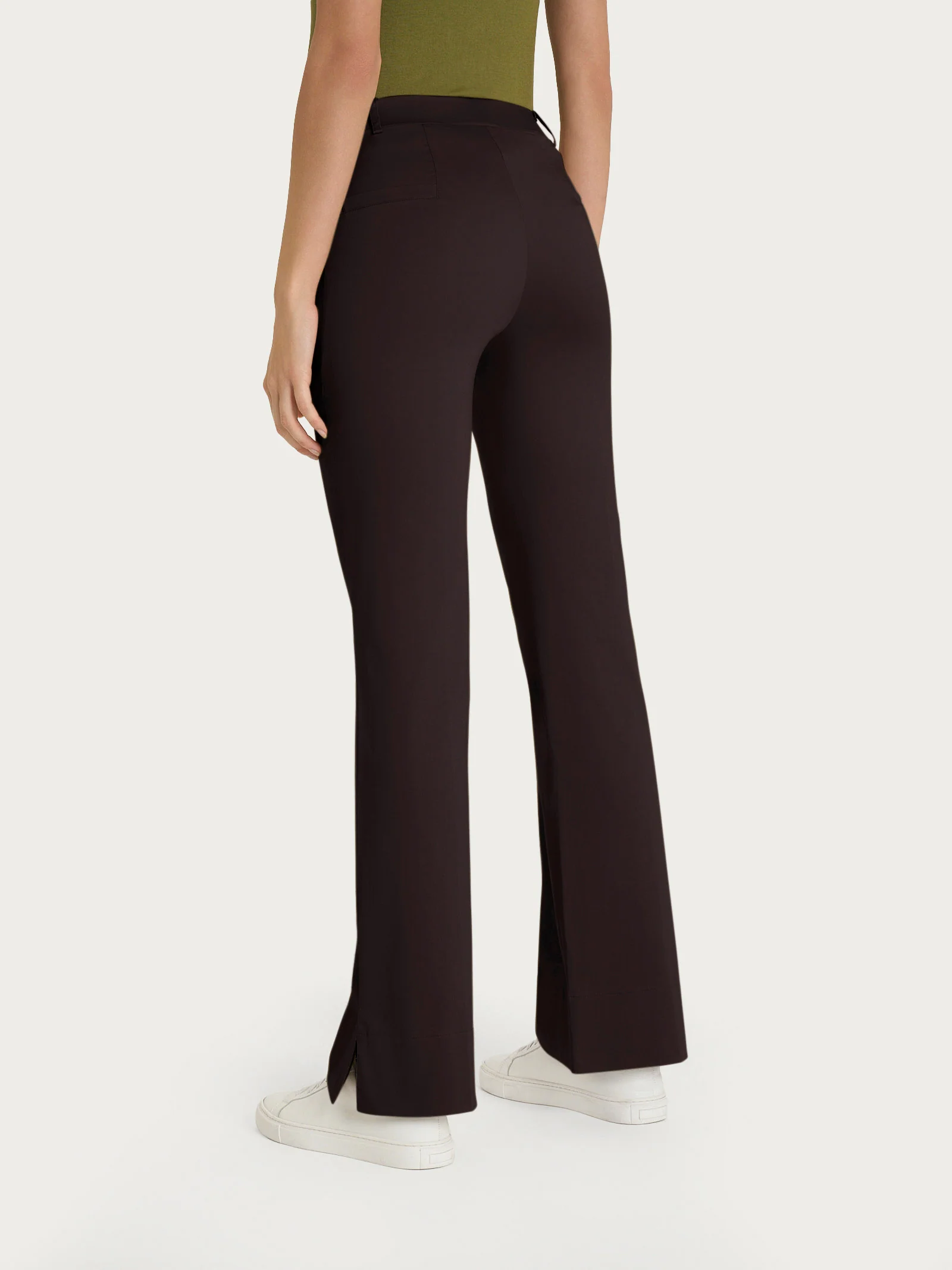 Pantalone flare con spacchetti in Satin Power - Chocolate Torte - Image 2