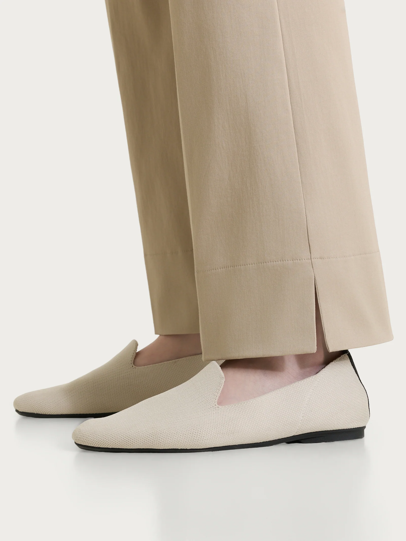 Pantalone flare con spacchetti in Satin Power - Crockery - Image 3