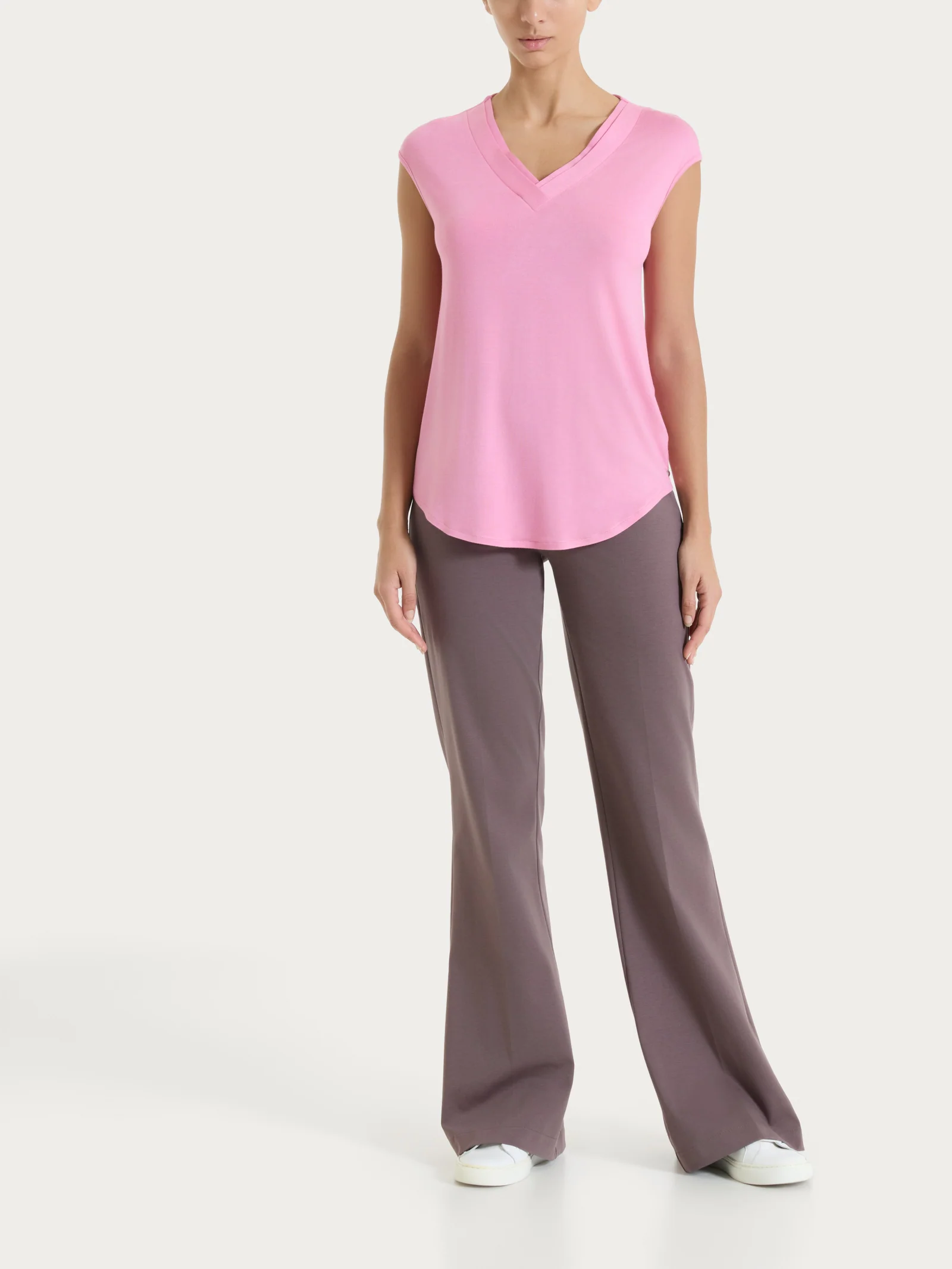 Pantalone flare in Compact Light - Plum Truffle - Image 4