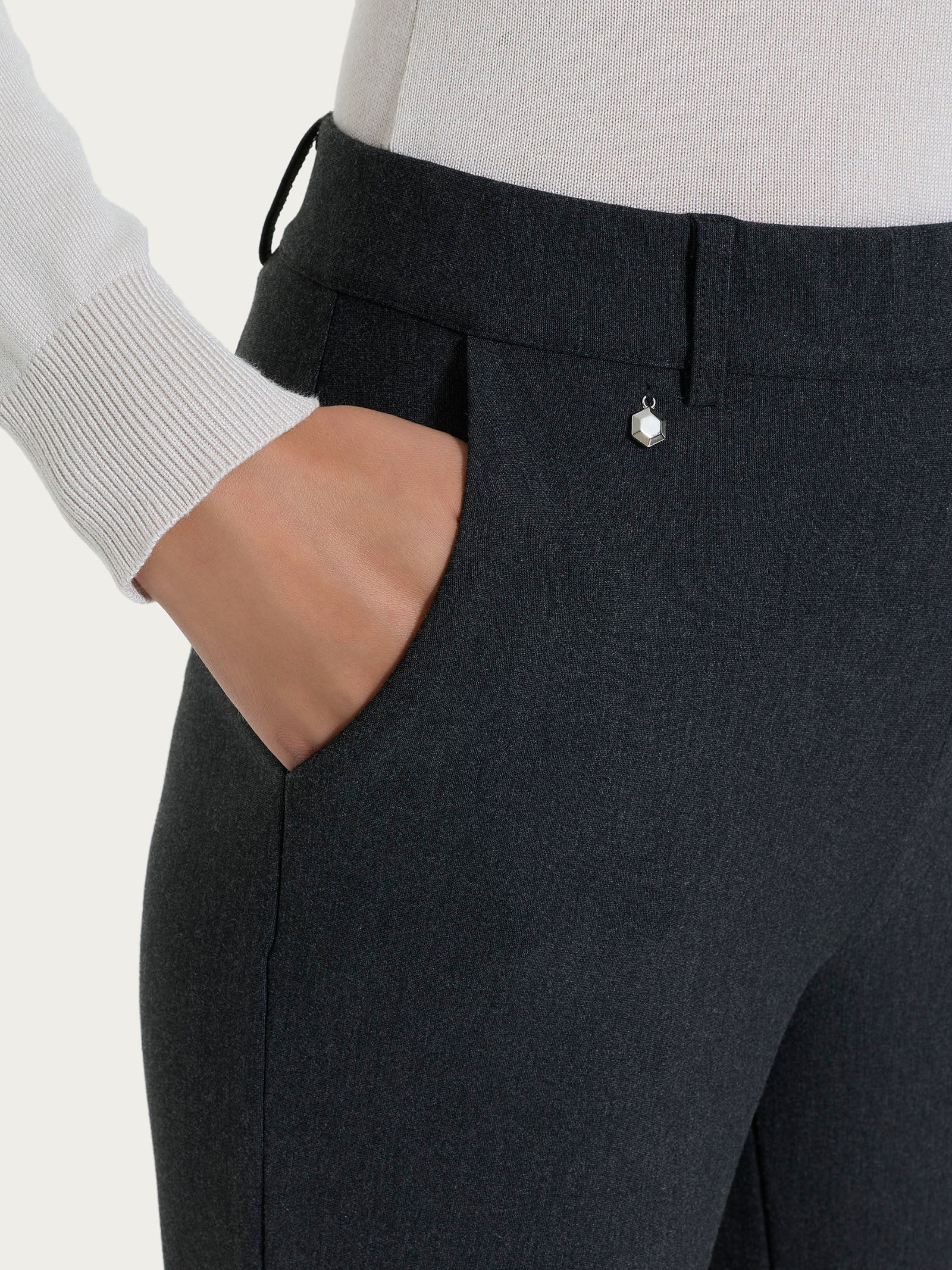 Pantalone flare lungo con tasche in Compact - Oscuro Mel. - Image 3