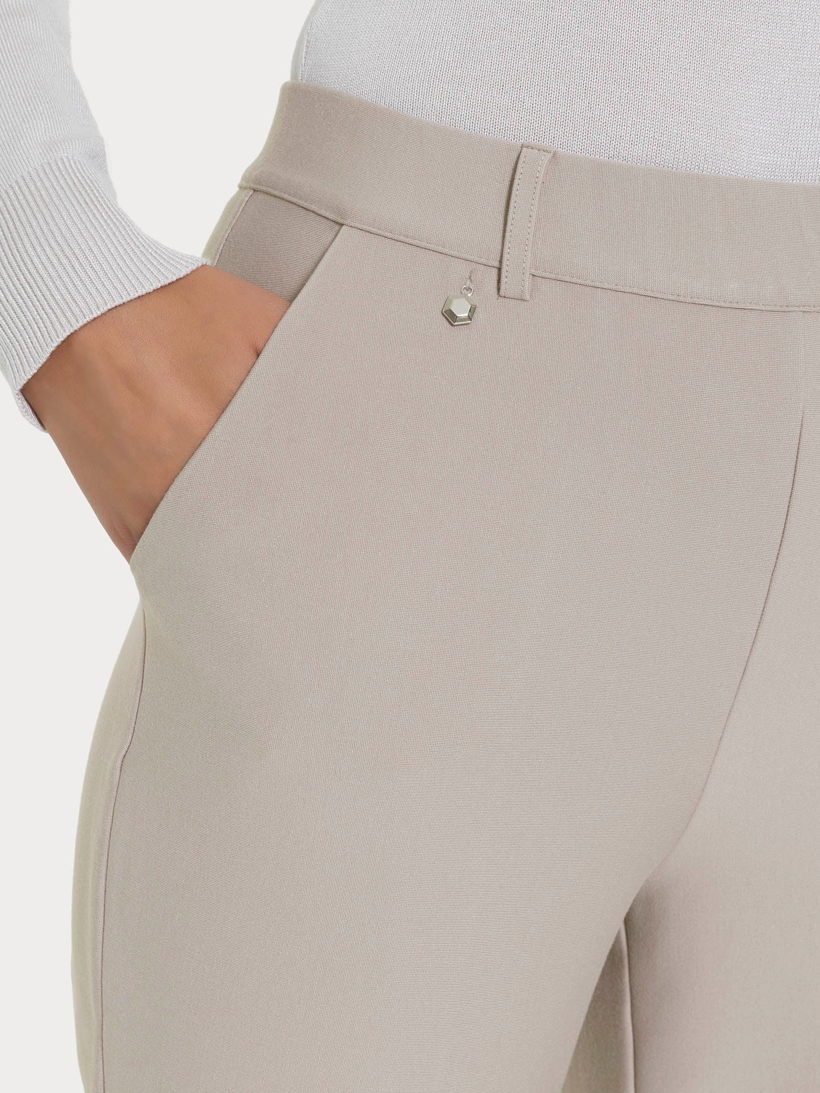 Pantalone flare lungo con tasche in Compact - String - Image 3