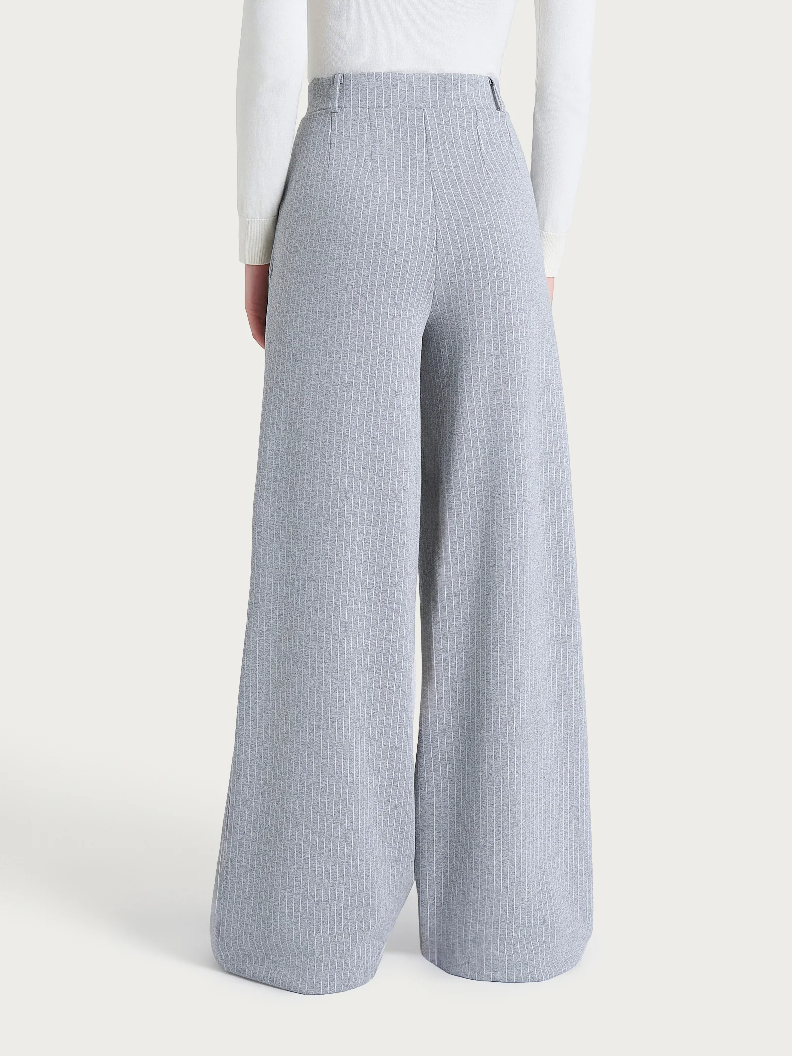 Pantalone gessato a palazzo con tasche e pinces in Eco Jacquard - Fant.Grigio Mel. - Image 2