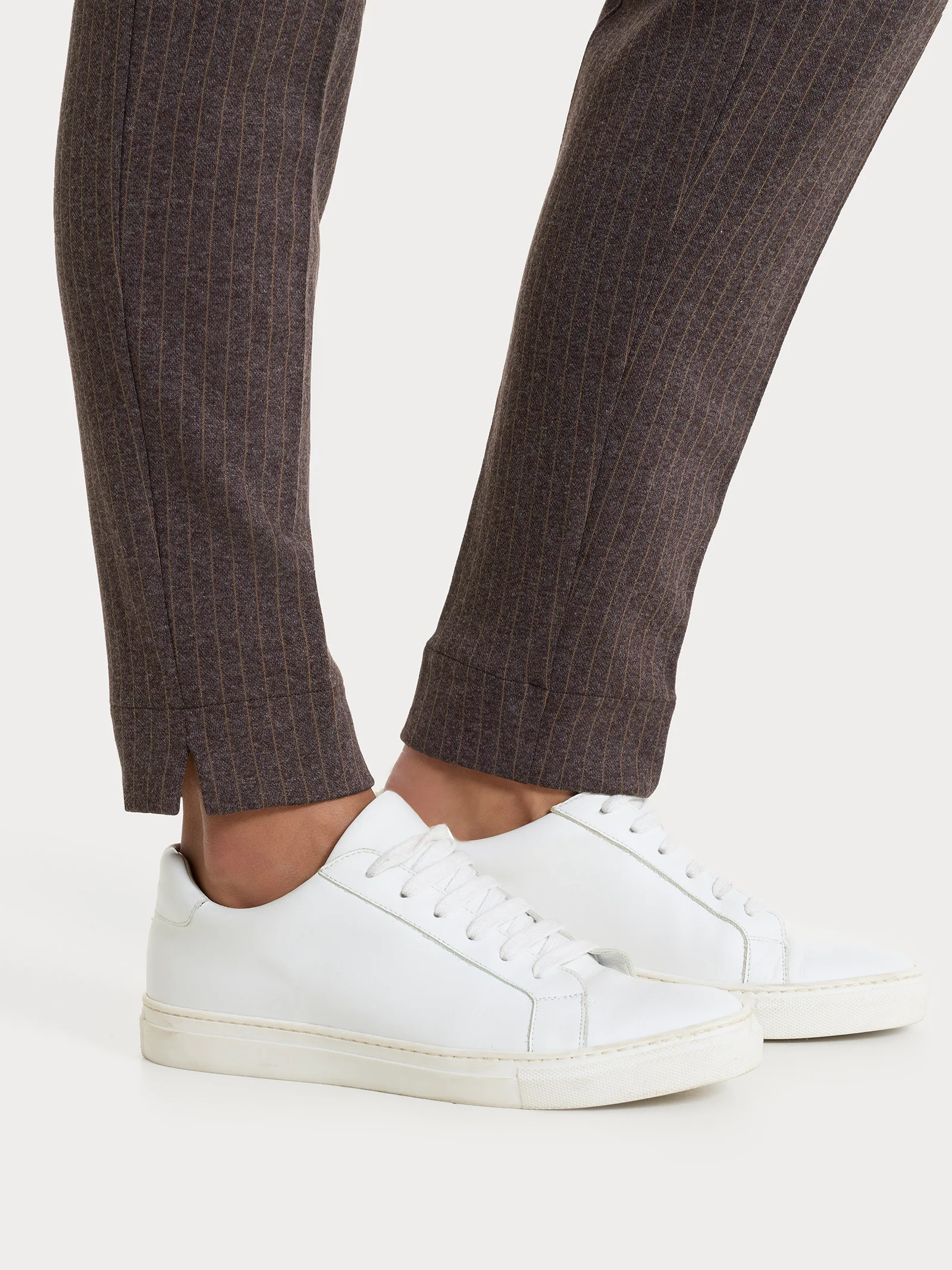 Pantalone gessato a sigaretta con spacchetti in Eco Jacquard - Fant. Chocolate Torte Mel. - Image 6