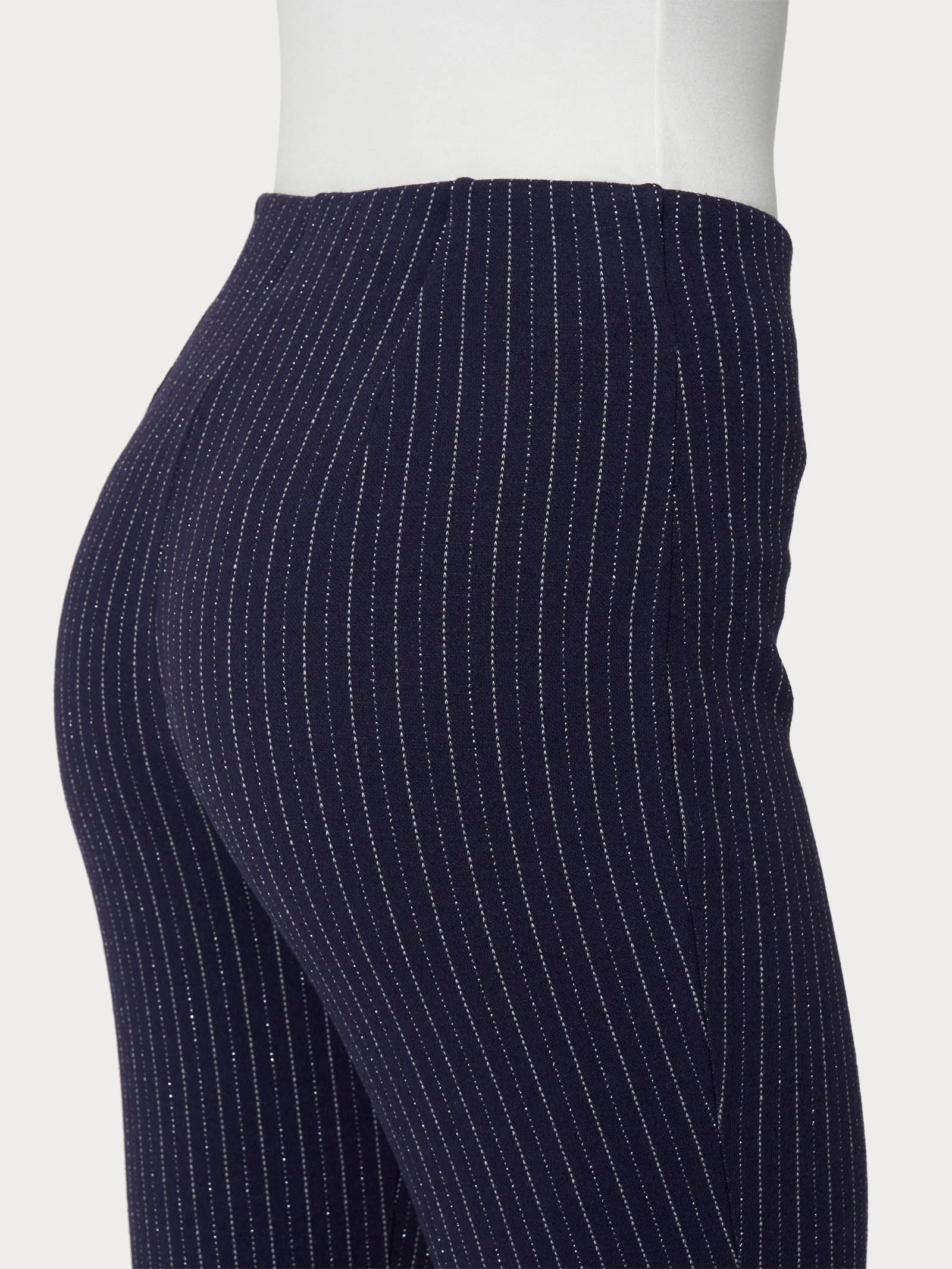 Pantalone gessato a sigaretta in tessuto Eco Jacquard - Fant.Bleu - Image 3