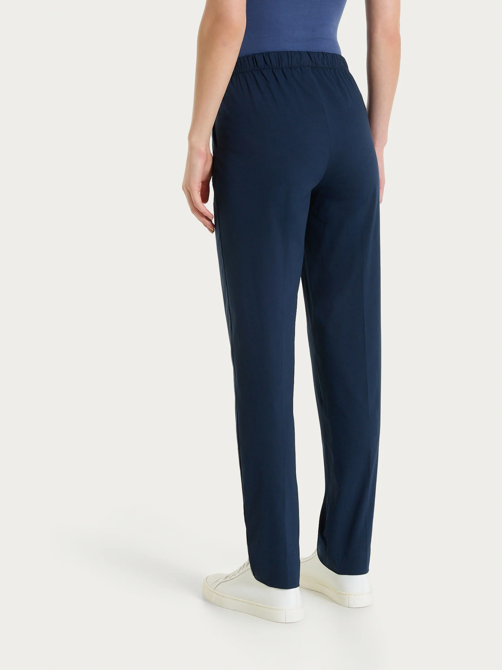 Pantalone jogger con tasche in Super Fresh - Bleu - Image 4