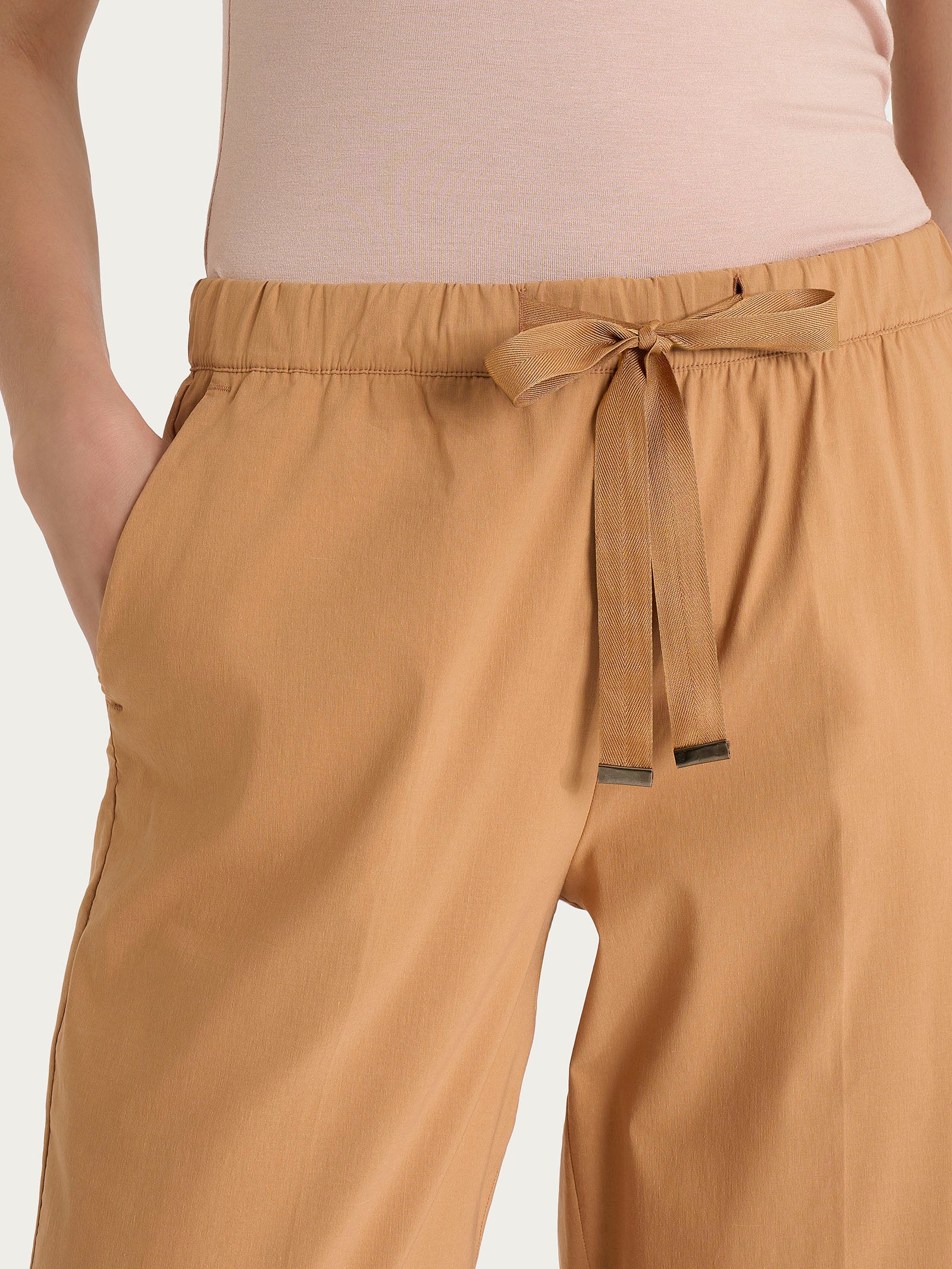 Pantalone jogger con tasche in Super Fresh - Biscuit - Image 3