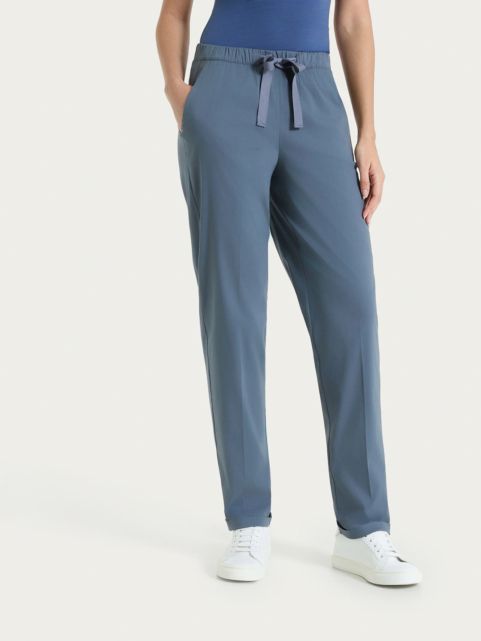 Pantalone jogger con tasche in Super Fresh - Turbulence - Image 3