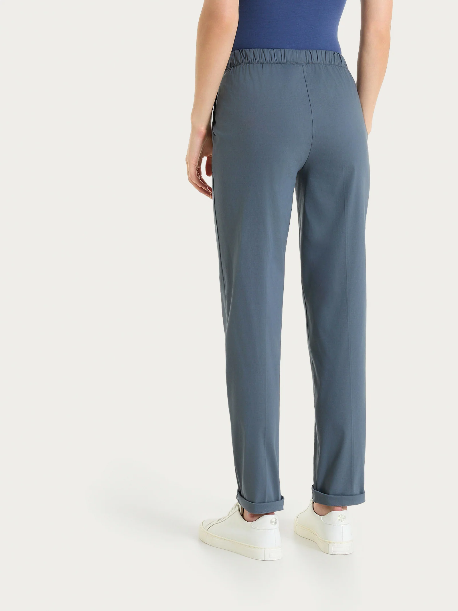 Pantalone jogger con tasche in Super Fresh - Turbulence - Image 4