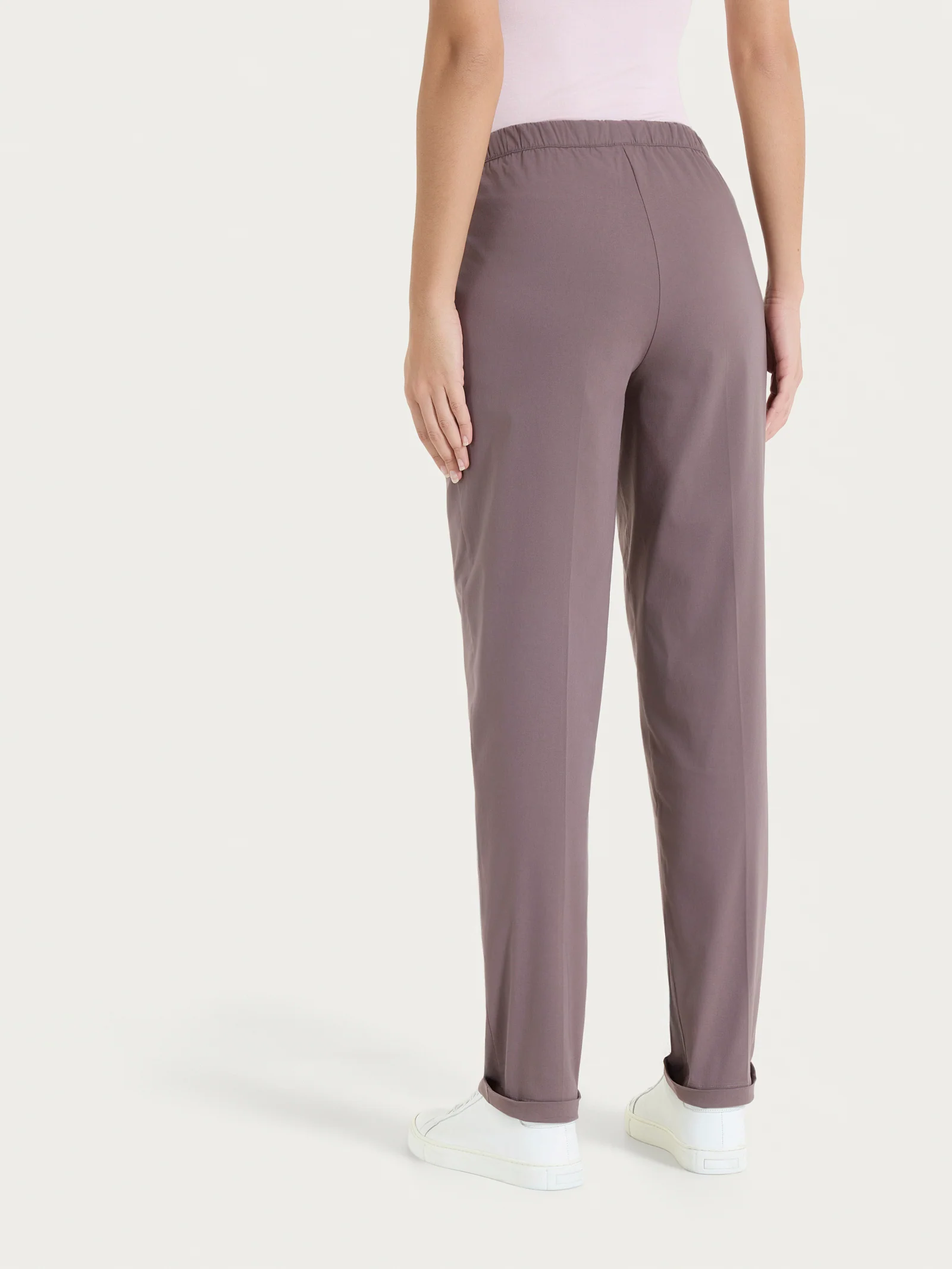 Pantalone jogger con tasche in Super Fresh - Plum Truffle - Image 4